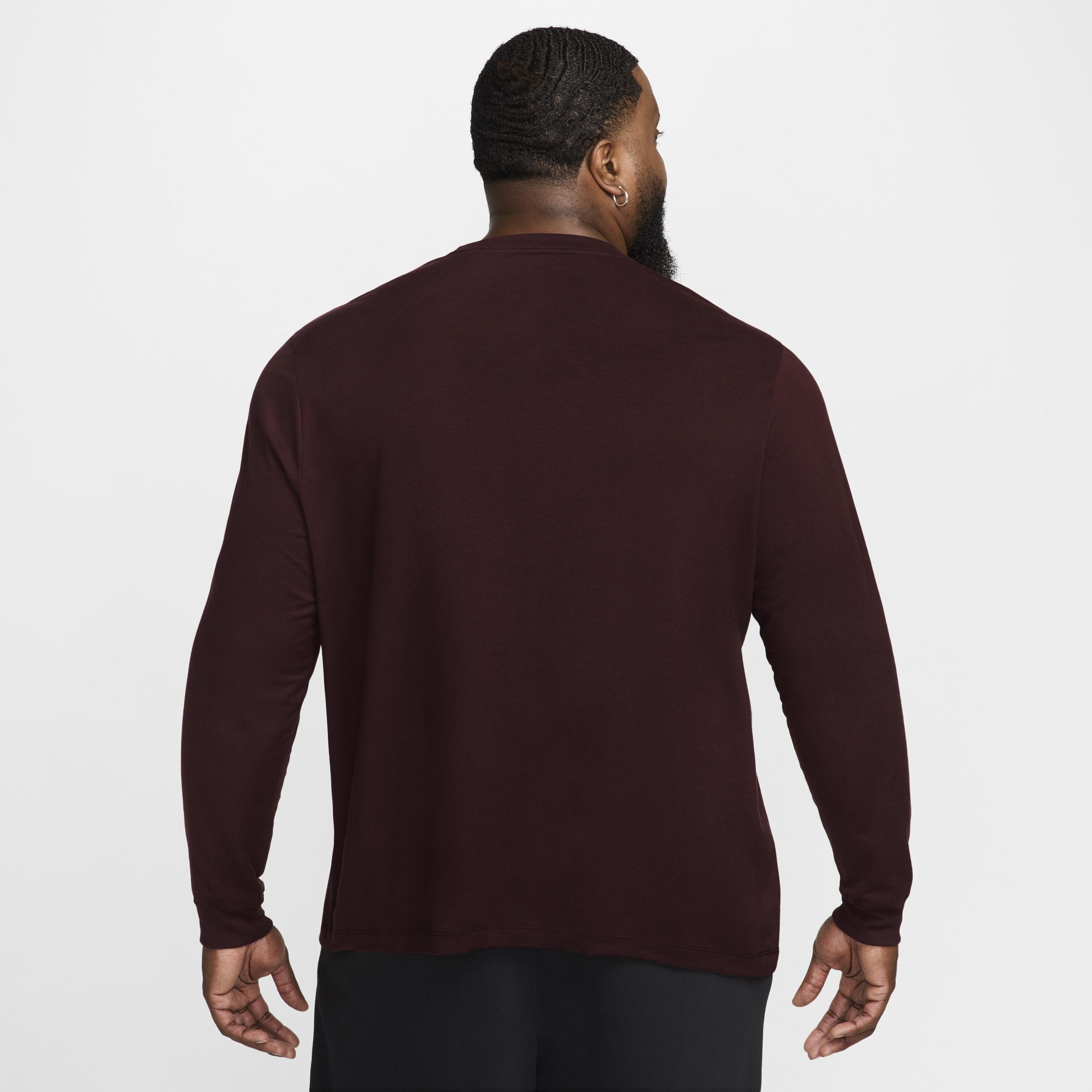 Nike Sportswear Club Men's Long-Sleeve T-Shirt Product Image