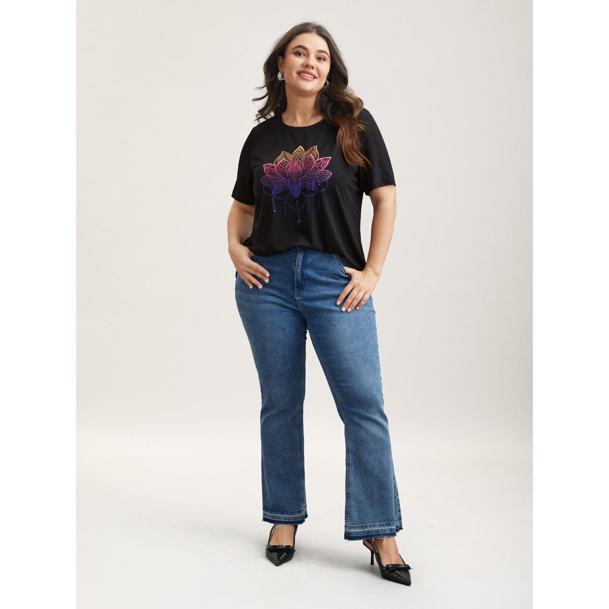 Plus Size Floral Motif Crew Neck Fitted T-Shirt Black Women Elegant Non Natural Flowers Round Neck Everyday T-shirts BloomChic 30/6X Product Image