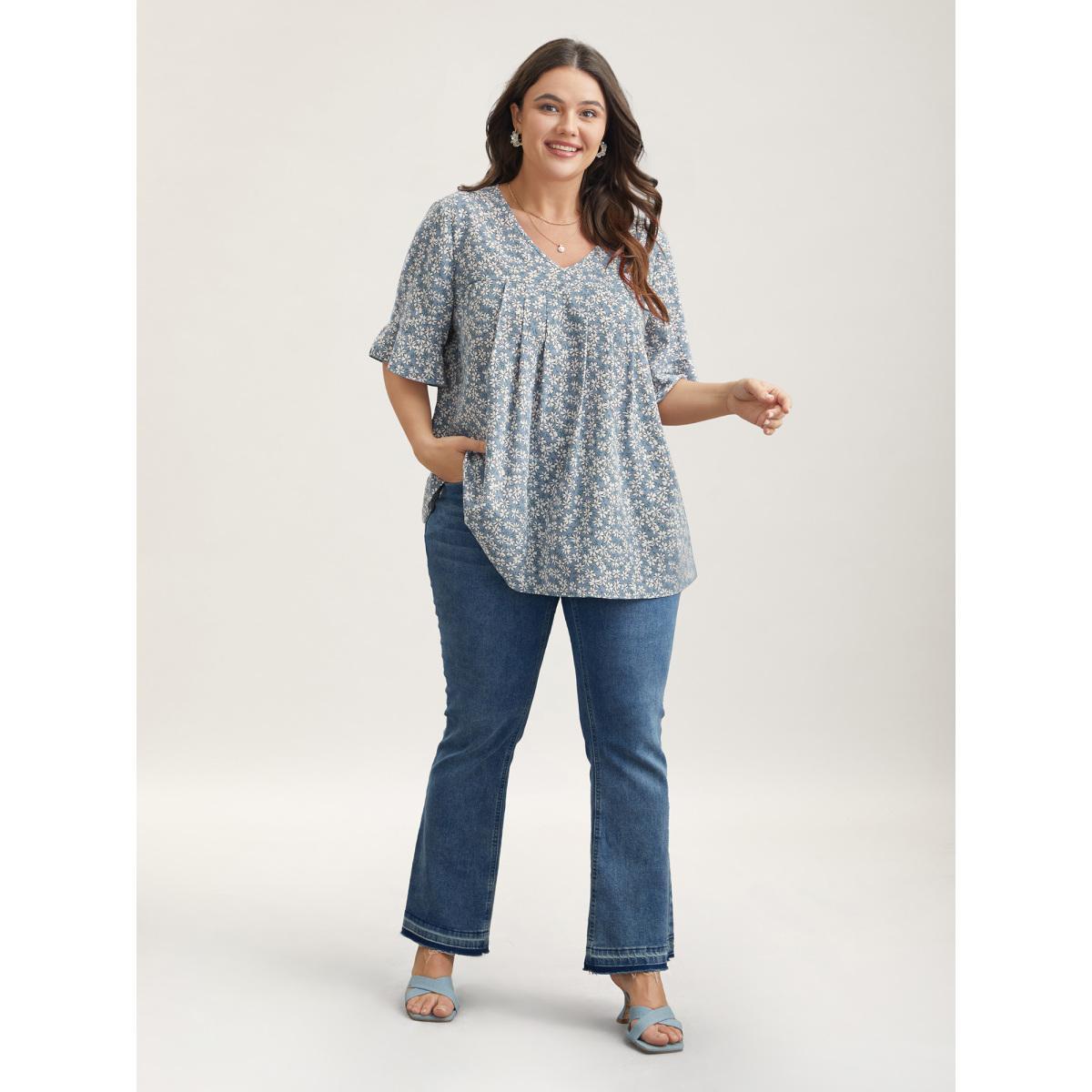 Plus Size LightBlue Ditsy Floral Pleated Flared Sleeve Shirt Women Elegant Half Sleeve V-neck Everyday Blouses BloomChic 28/5X Product Image
