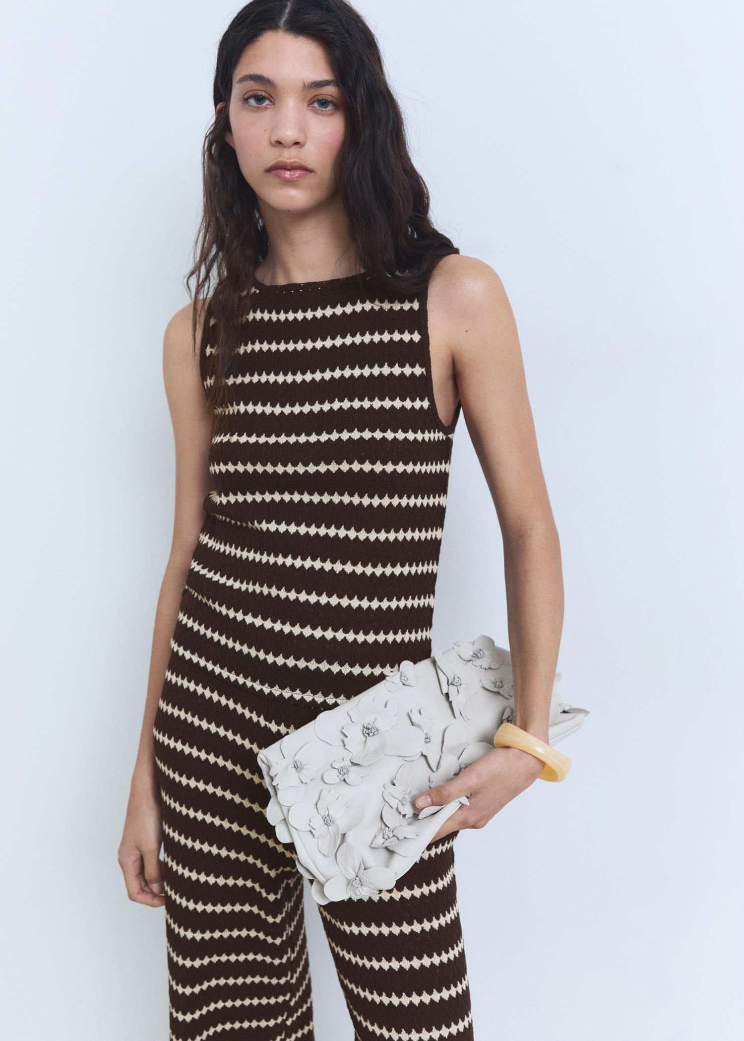 Knitted top with geometric print - Women | MANGO USA Product Image
