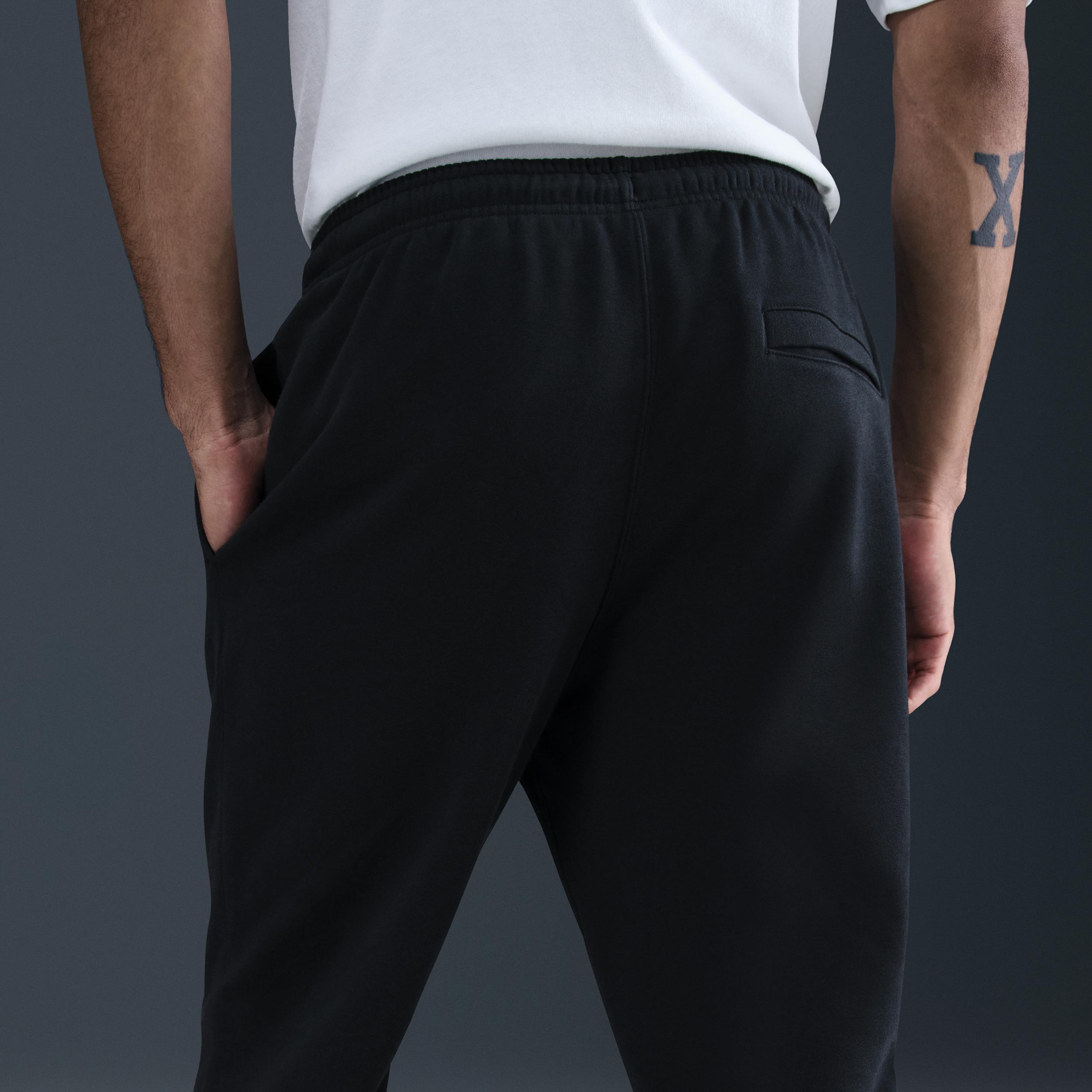 Nike Club Men's Joggers Product Image