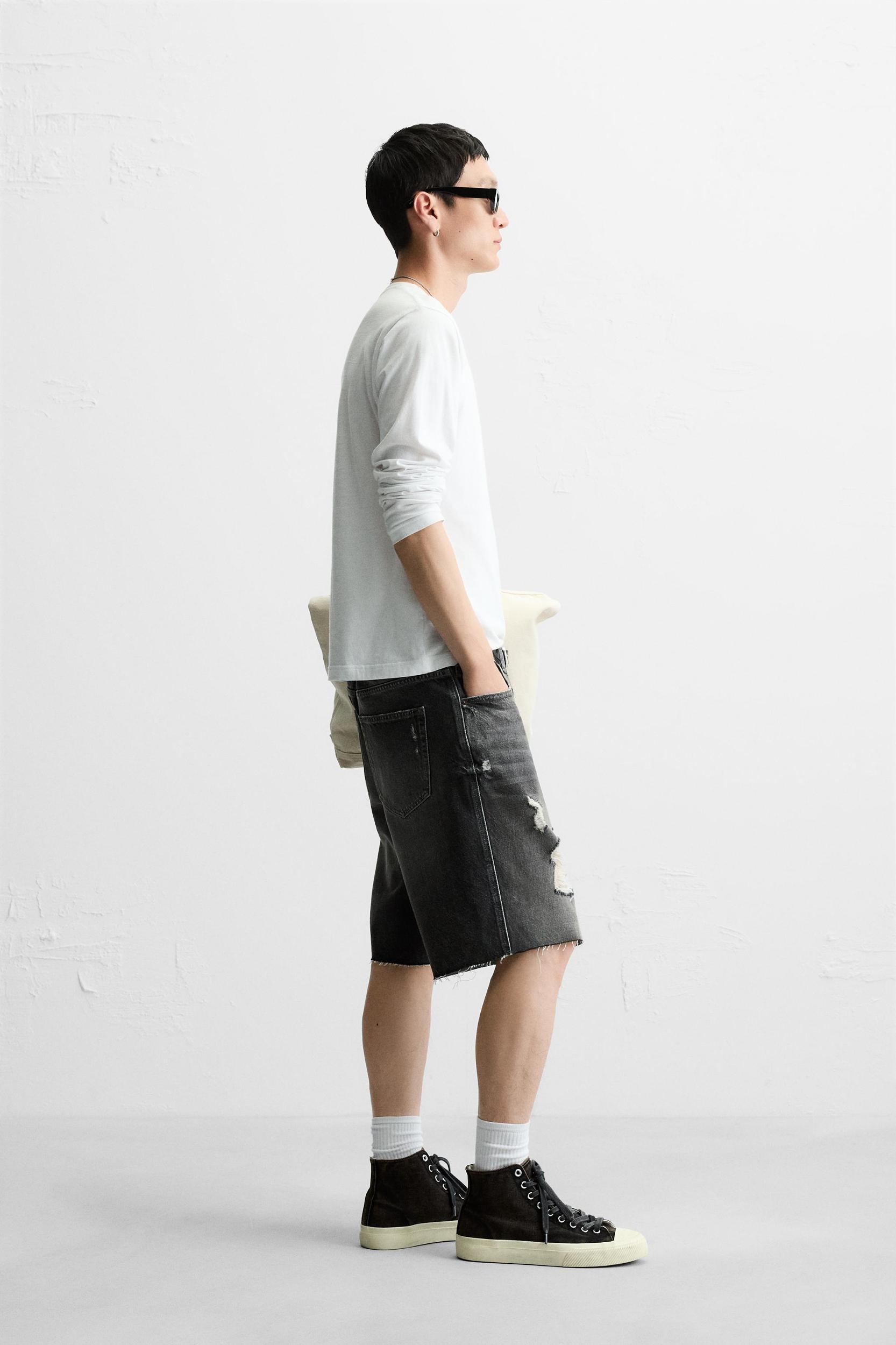 RIPPED DENIM SHORTS Product Image