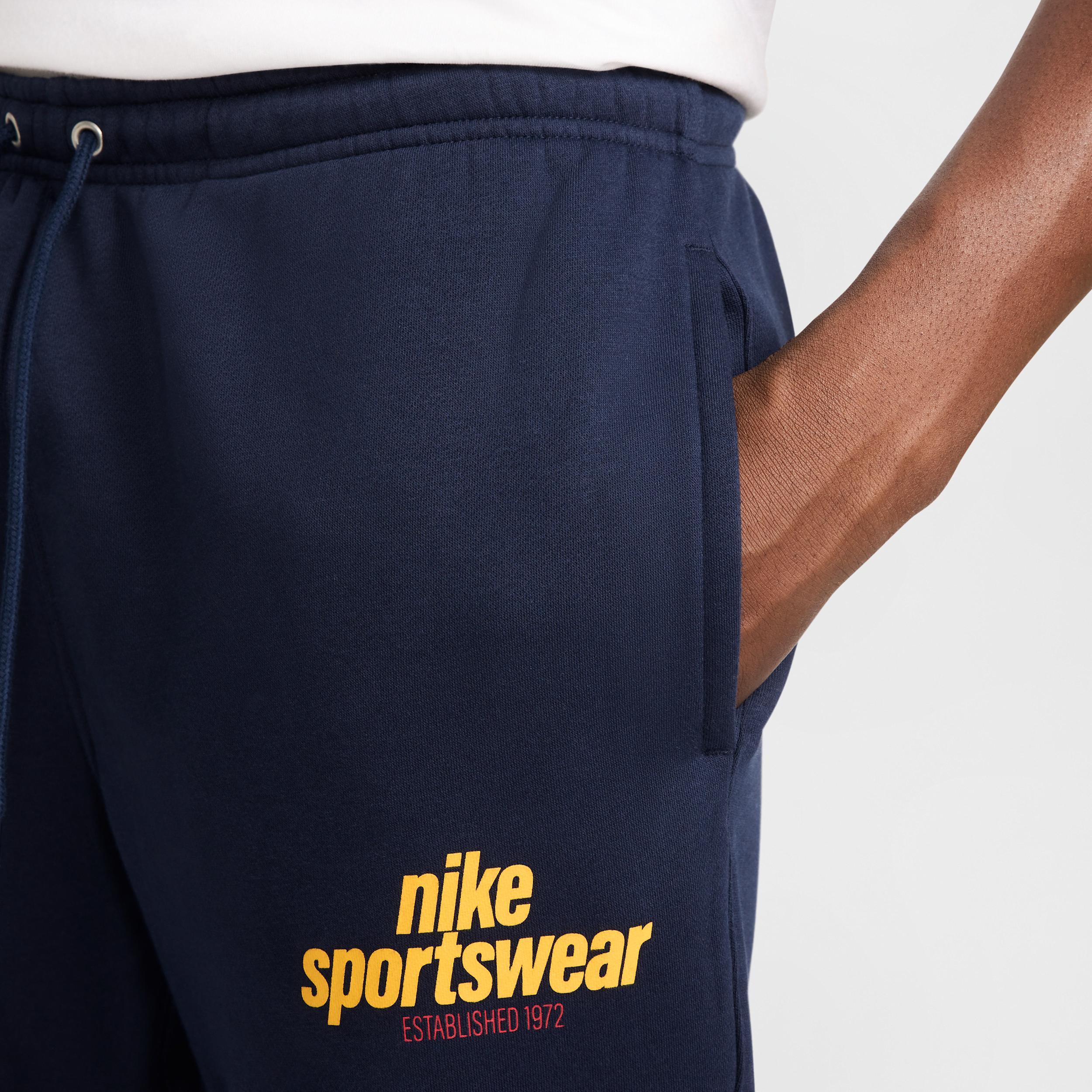 Nike Club Men's Fleece Pants Product Image