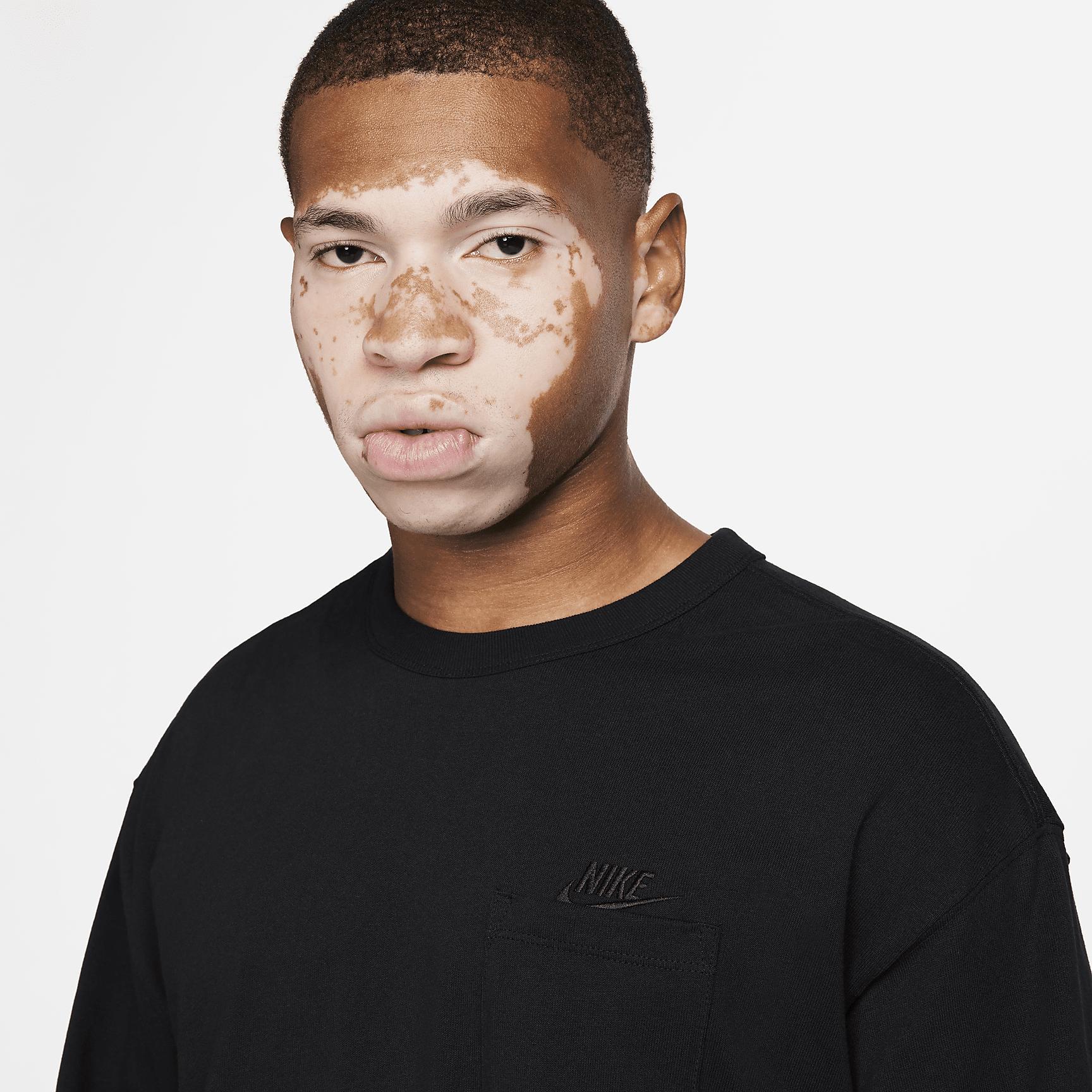 Nike Mens Sportswear Premium Essentials Long-Sleeve Pocket T-Shirt Product Image