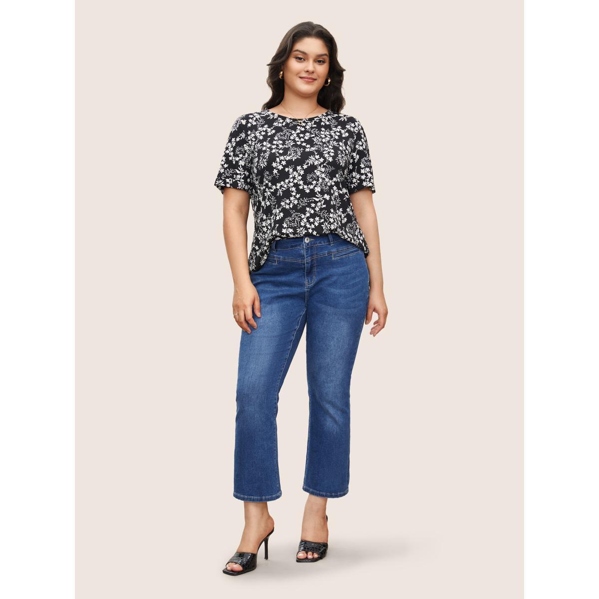 Plus Size Floral Print Round Neck T-shirt Black Women Elegant Round Neck Everyday T-shirts BloomChic 14-16/1X Product Image