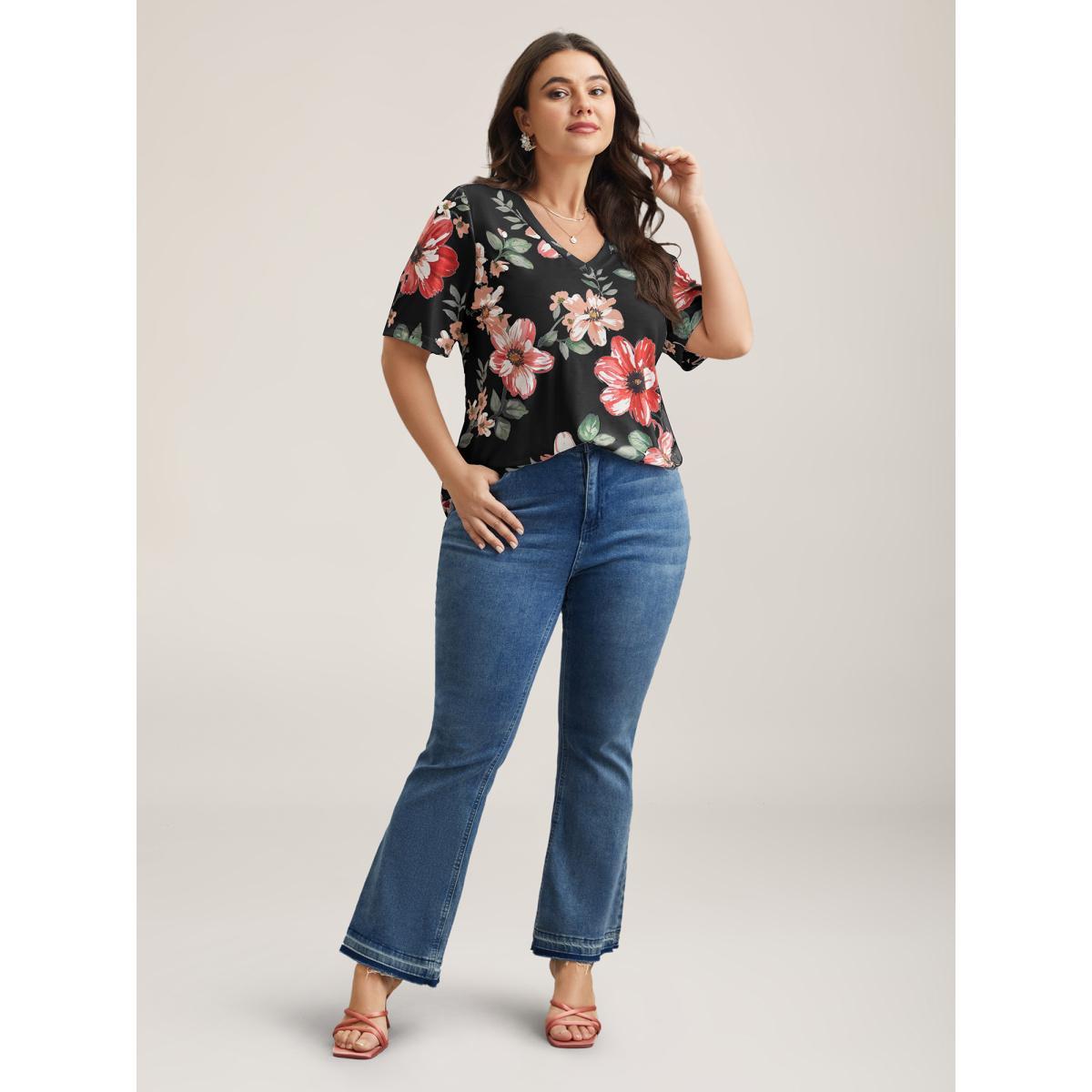 Plus Size Multi-Color Floral Print V-Neck T-Shirt Black Women Elegant Non Natural Flowers V-neck Everyday T-shirts BloomChic 26/4X Product Image