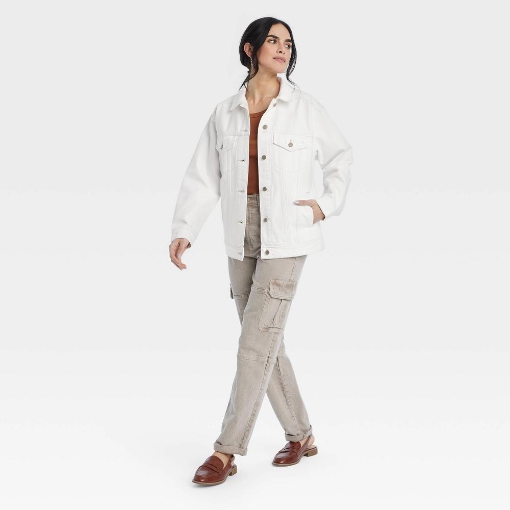 Women's 90's Baggy Trucker Jacket - Universal Thread™ Light Wash S: Midweight Relaxed Fit Product Image