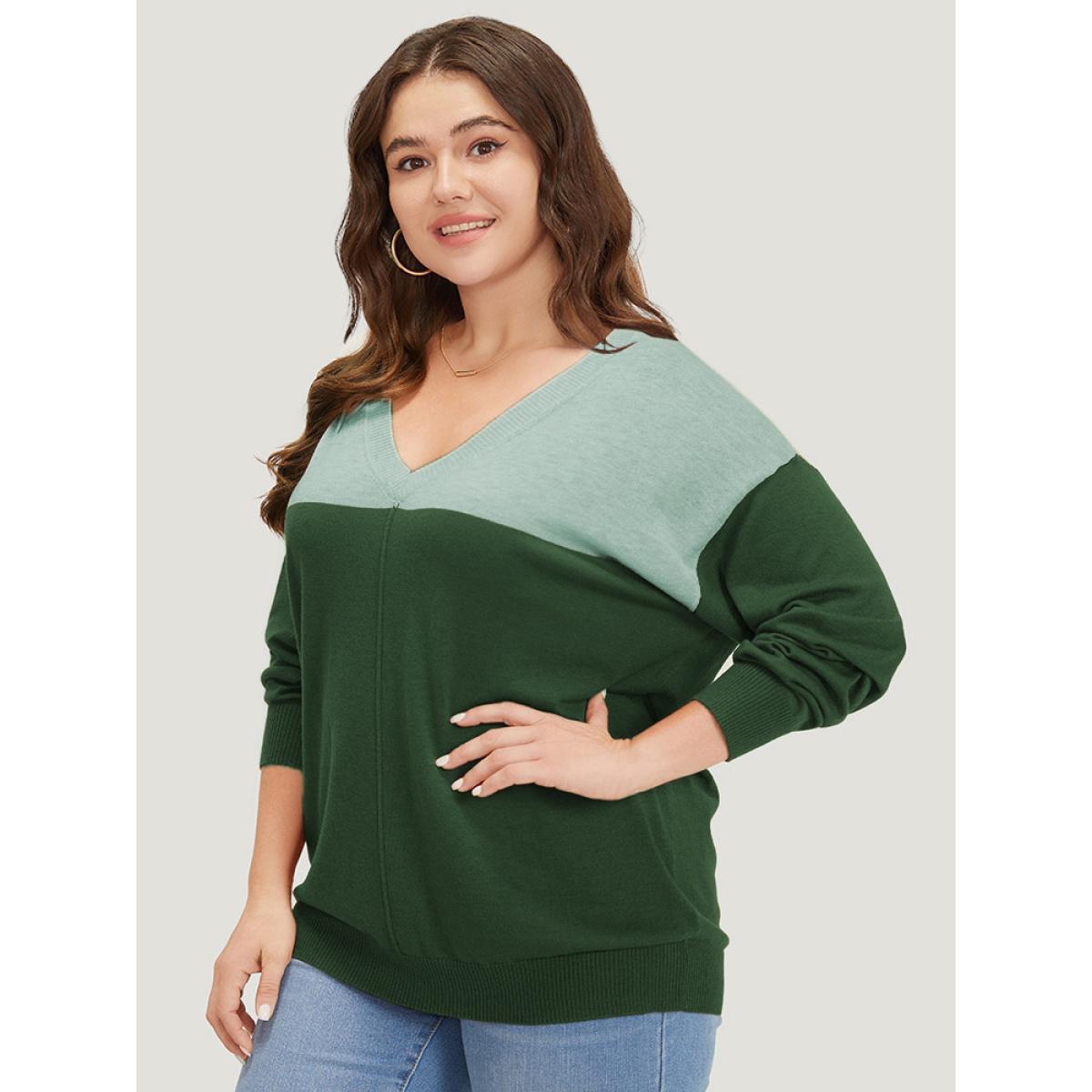 Plus Size Supersoft Essentials Colorblock Two Tone Patchwork V Neck Pullover Green Women Casual Loose Long Sleeve V-neck Dailywear Pullovers BloomChic 14-16/1X Product Image