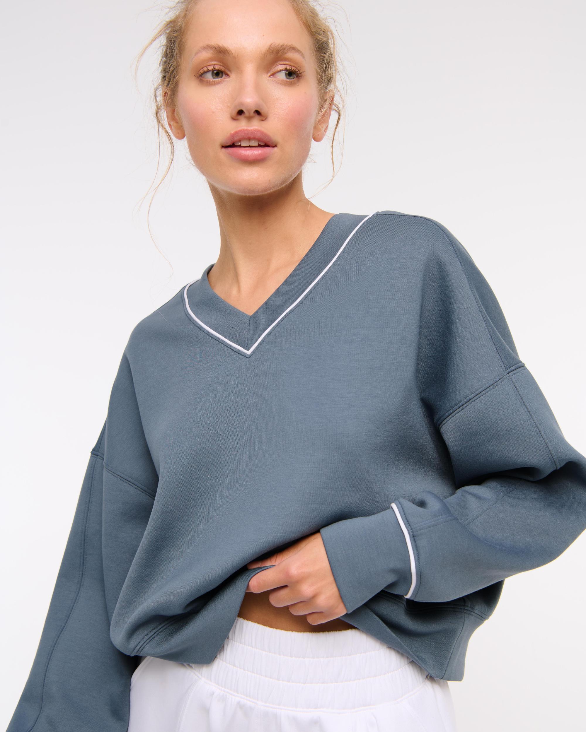 YPB neoKNIT V-Neck Product Image