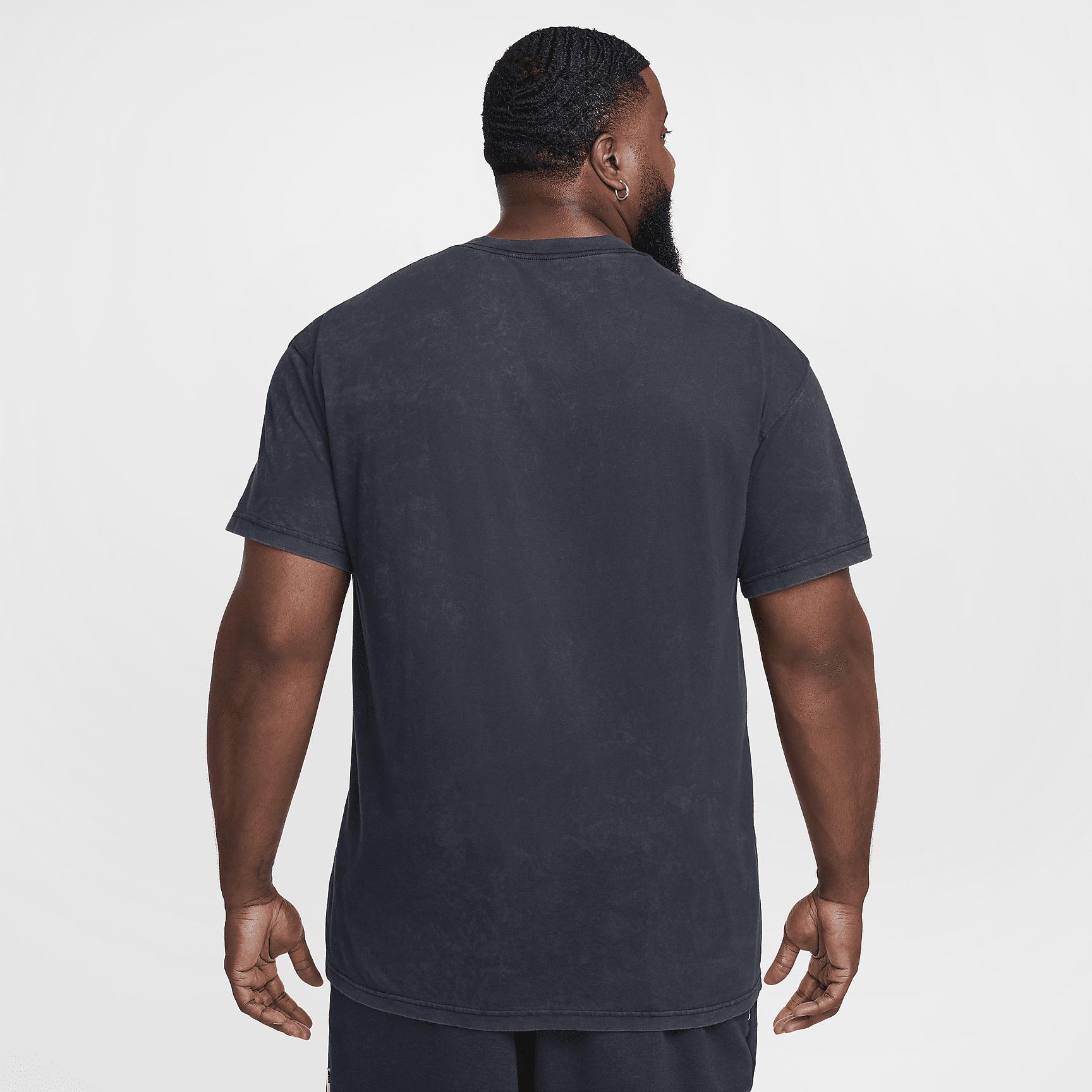 Nike Men's Max90 Basketball T-Shirt Product Image