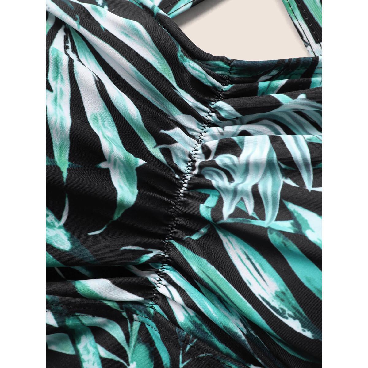 Plus Size Tropical Print Heart Neckline Ruched One Piece Swimsuit Women's Swimwear Emerald Beach Gathered Curve Bathing Suits High stretch One Pieces BloomChic 10/M Product Image