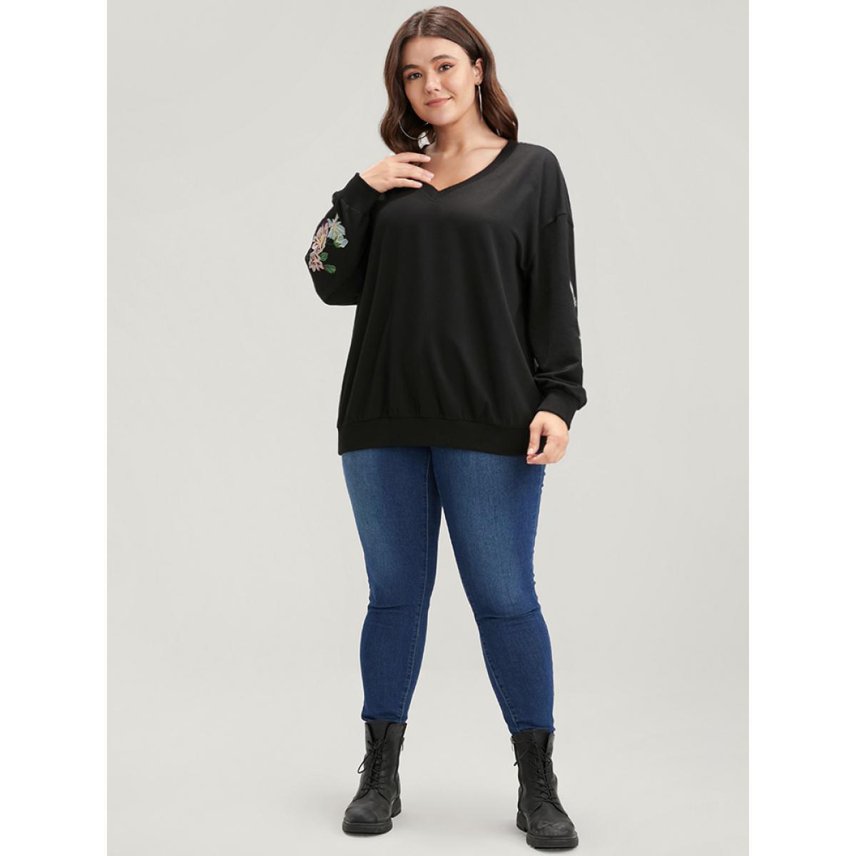 Plus Size Floral Embroidered V Neck Drop Shoulder Sweatshirt Women Black Casual Embroidered V-neck Dailywear Sweatshirts BloomChic 30/6X Product Image