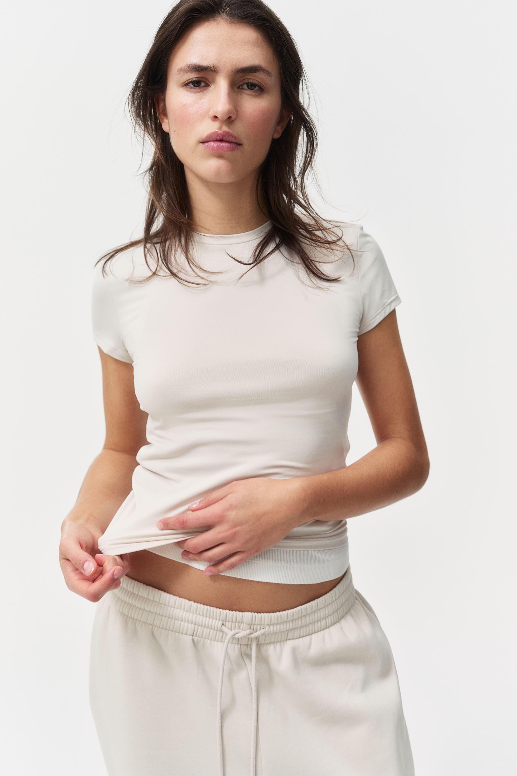Fitted T-shirt Product Image