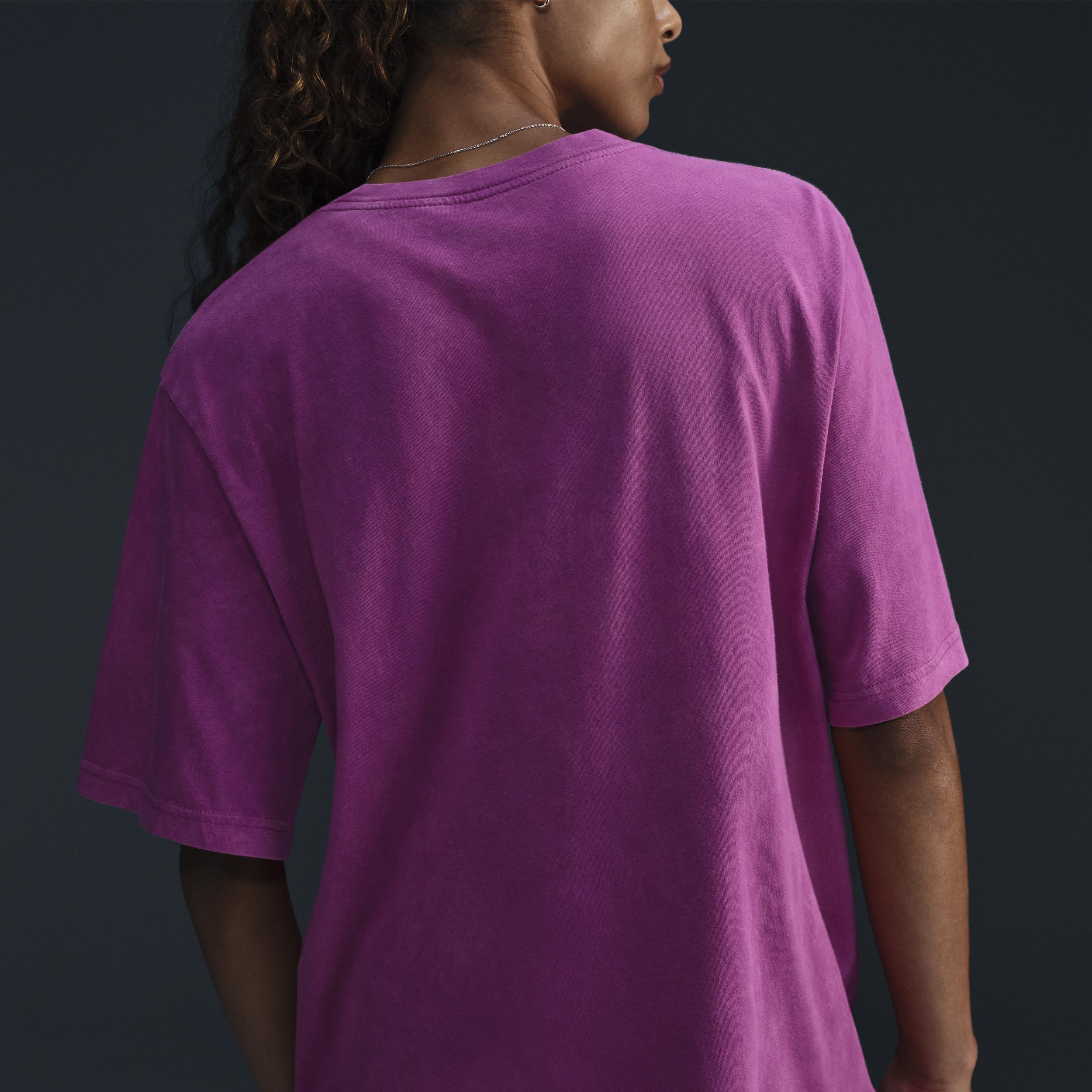 Nike Women's Short-Sleeve Basketball T-Shirt Product Image