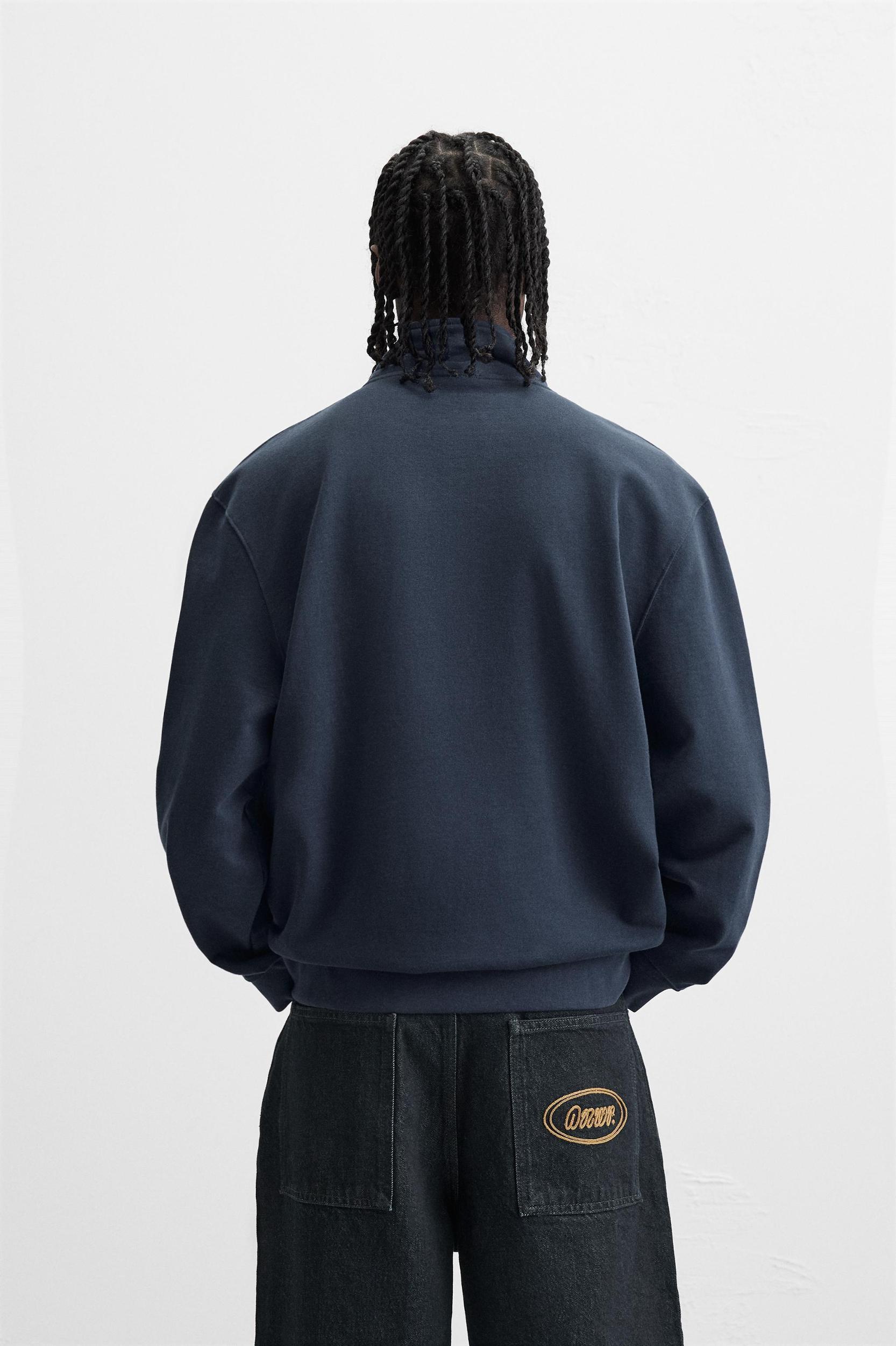 EMBROIDERED SWEATSHIRT Product Image
