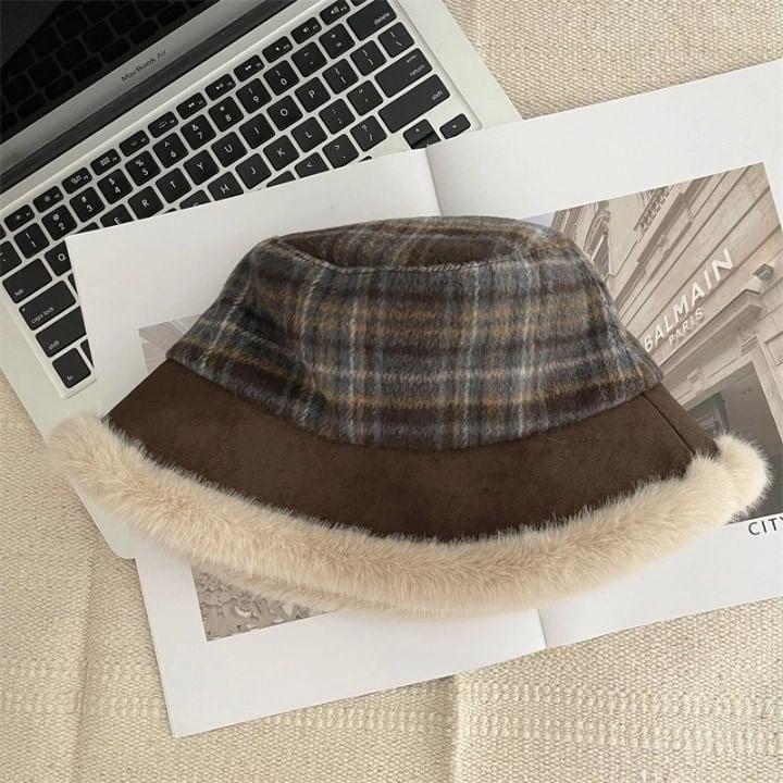 Plaid Fleece-Lined Bucket Hat Product Image