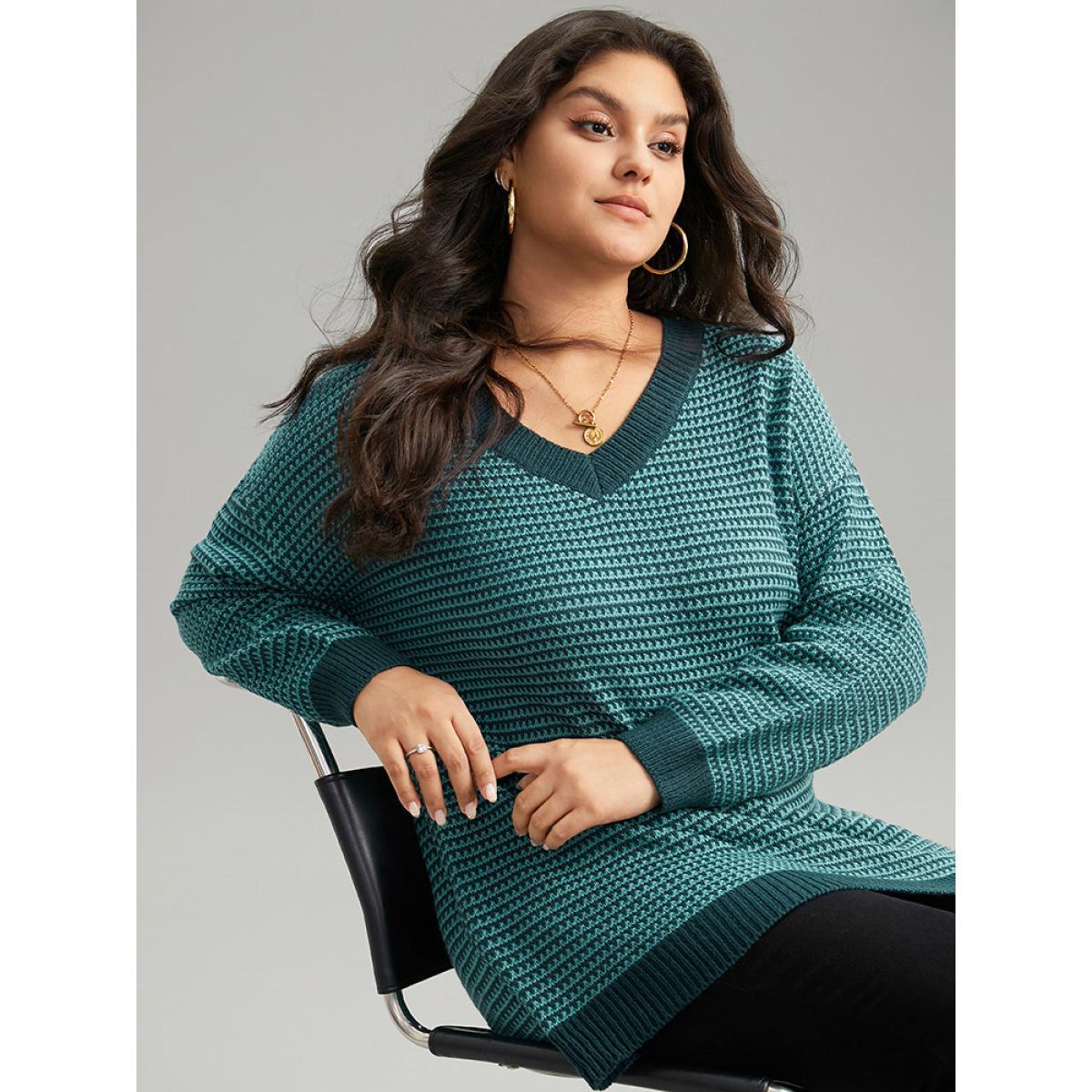 Plus Size Solid Plisse V Neck Split Side Pullover Emerald Women Casual Loose Long Sleeve V-neck Dailywear Pullovers BloomChic 12/L Product Image