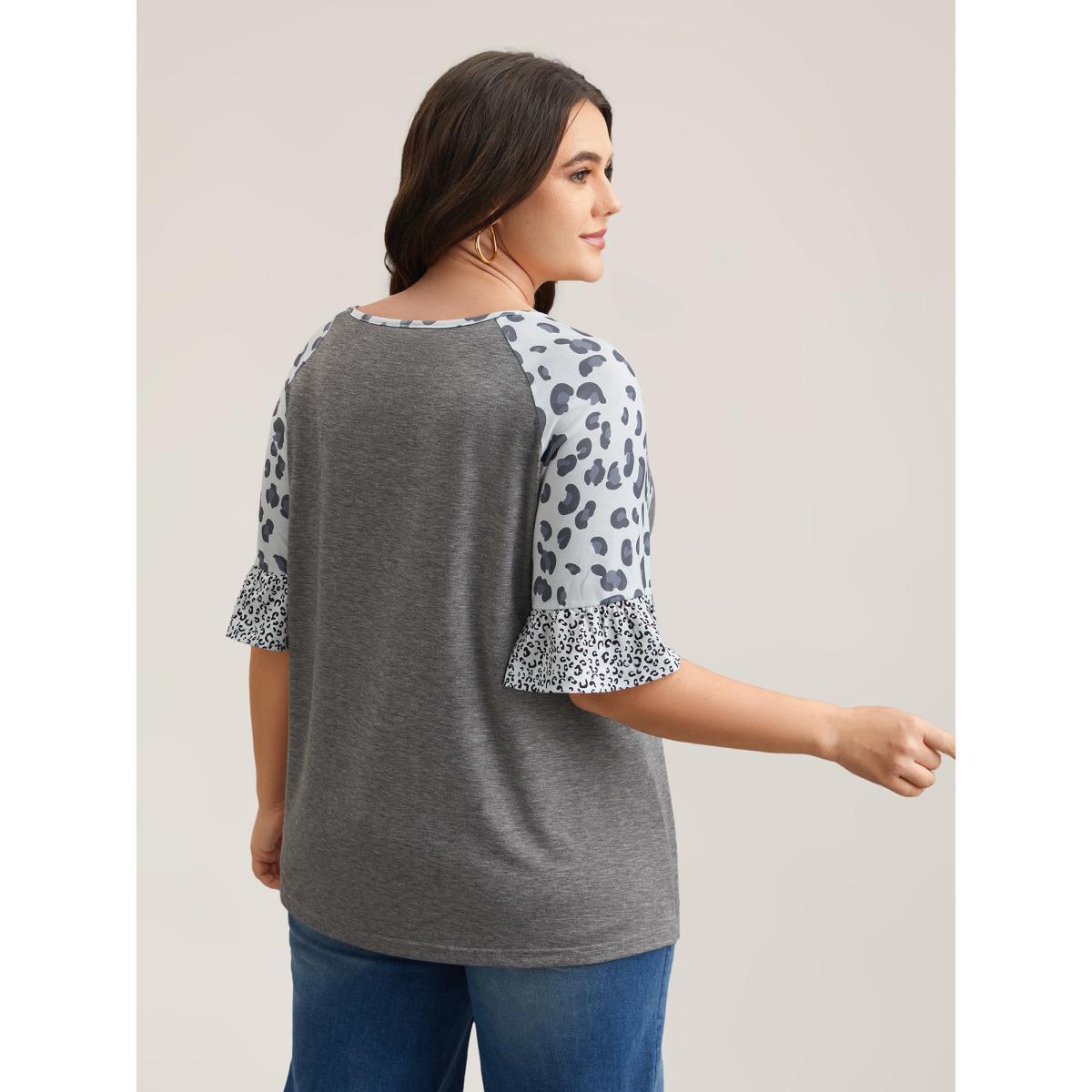 Plus Size Leopard Print Heather Contrast V-Neck T-Shirt DarkGray Women Casual Contrast V-neck Everyday T-shirts BloomChic 22-24/3X Product Image