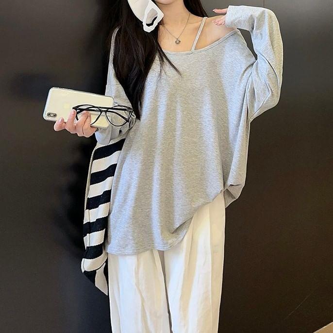 Long-Sleeve Boatneck Plain T-Shirt Product Image