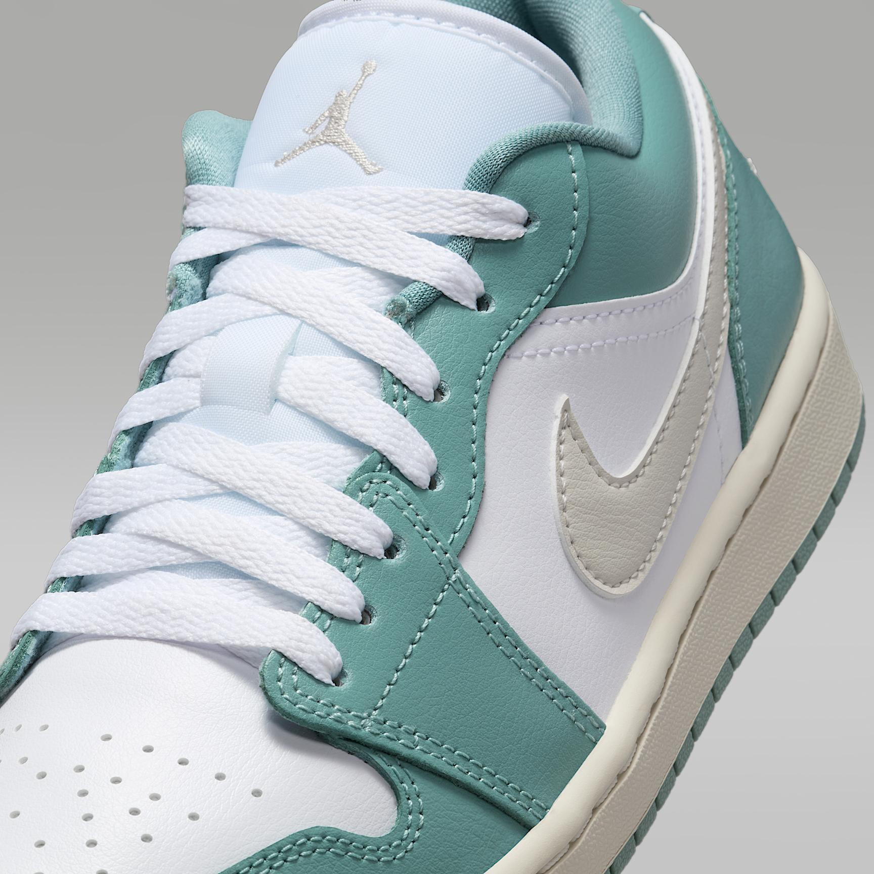Air Jordan 1 Low Women's Shoes Product Image