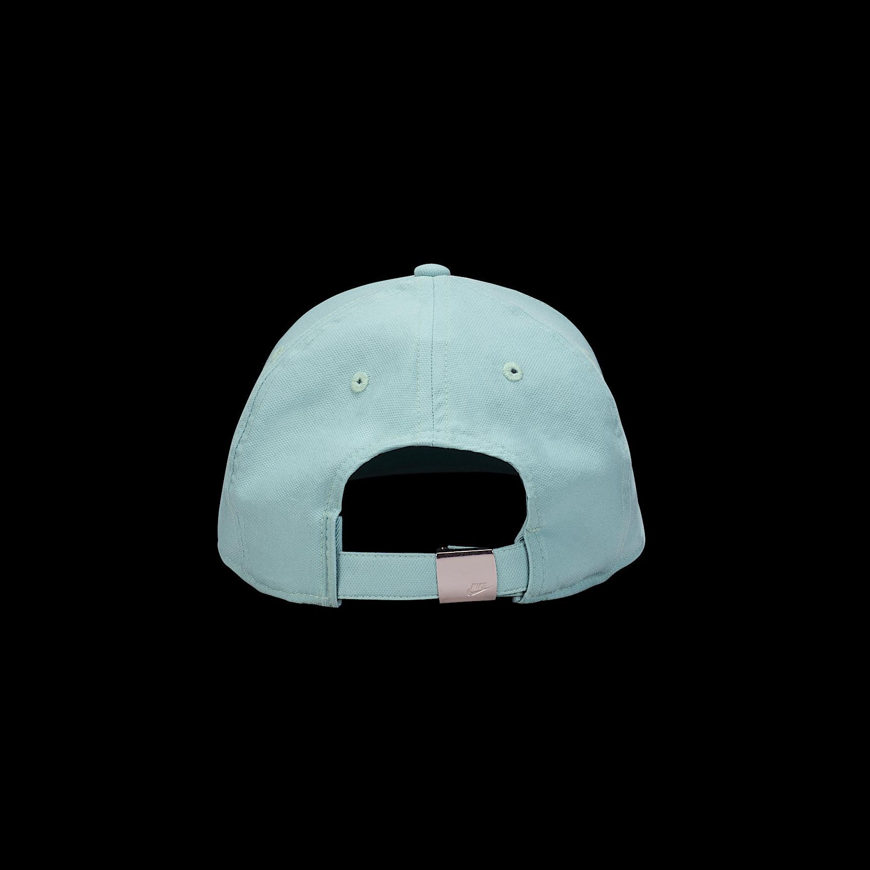 Nike Dri-FIT Club Structured Metal Logo Cap Product Image