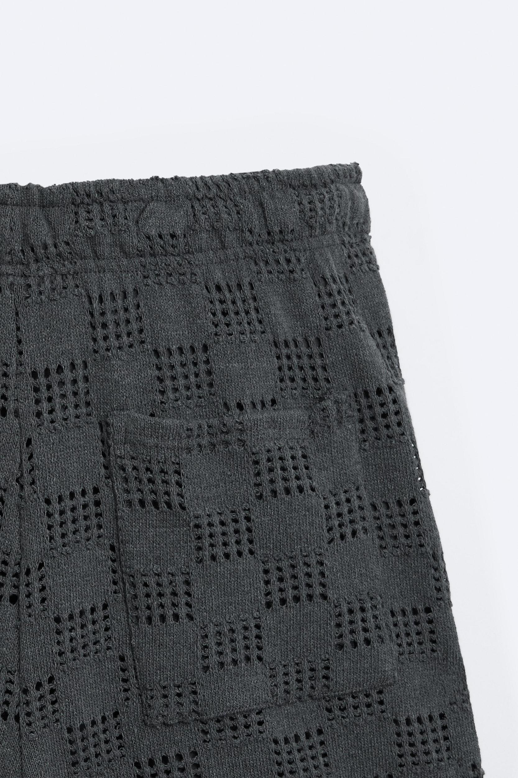 GEOMETRIC JACQUARD SHORTS Product Image