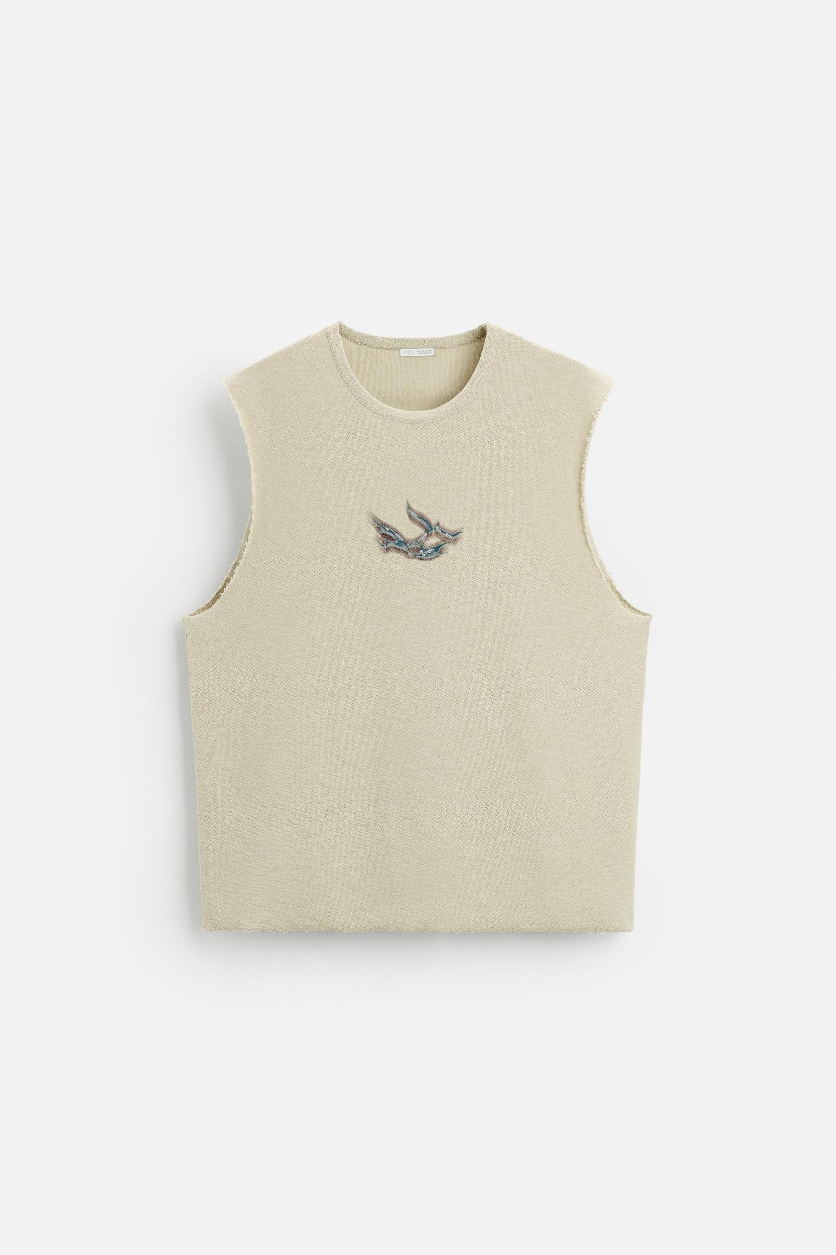 TEXTURED PRINT KNIT T-SHIRT Product Image