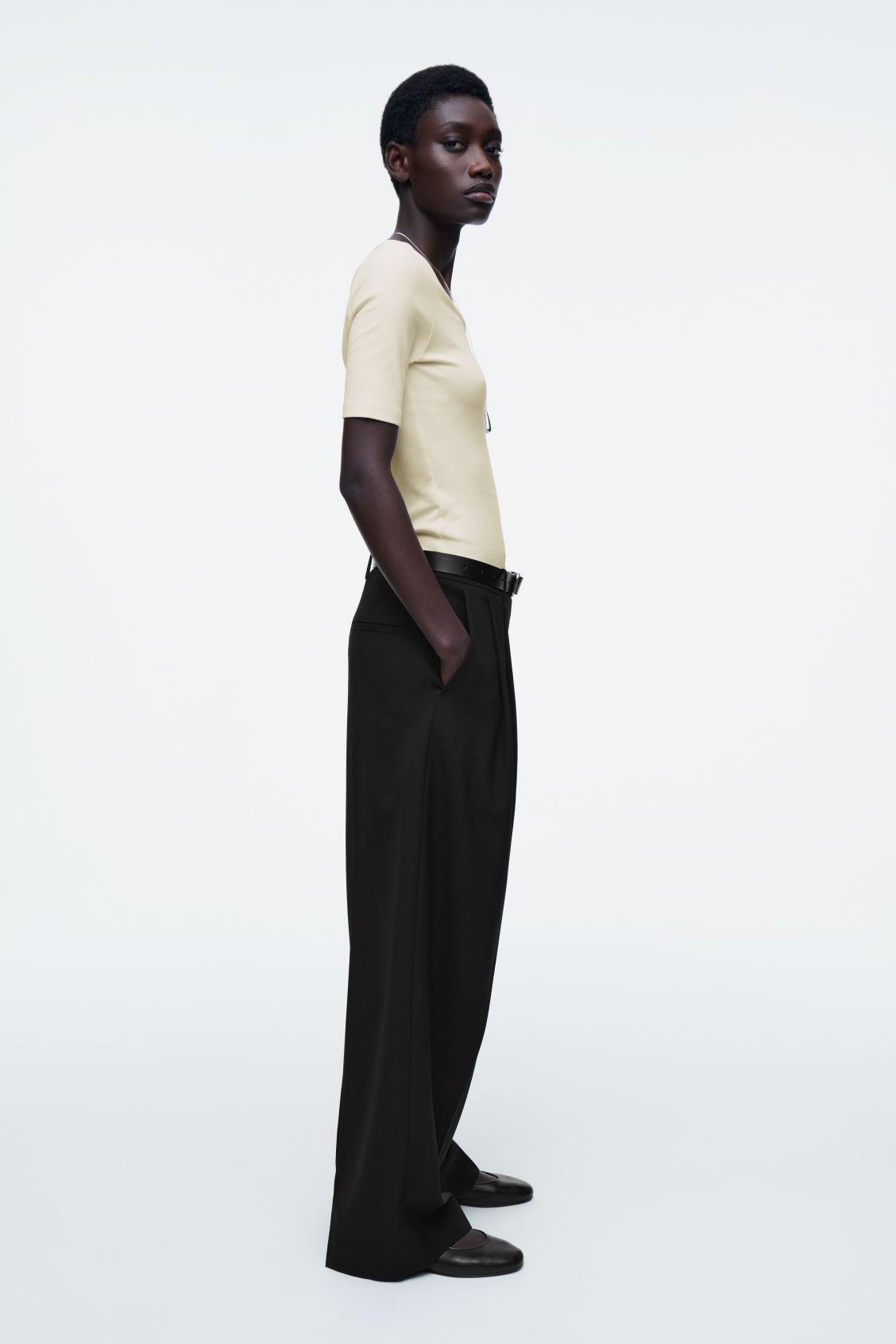 SLIM SCOOP-NECK COTTON T-SHIRT Product Image