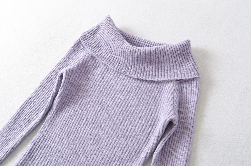 Off-Shoulder Long-Sleeve Plain Ribbed Knit Top Product Image