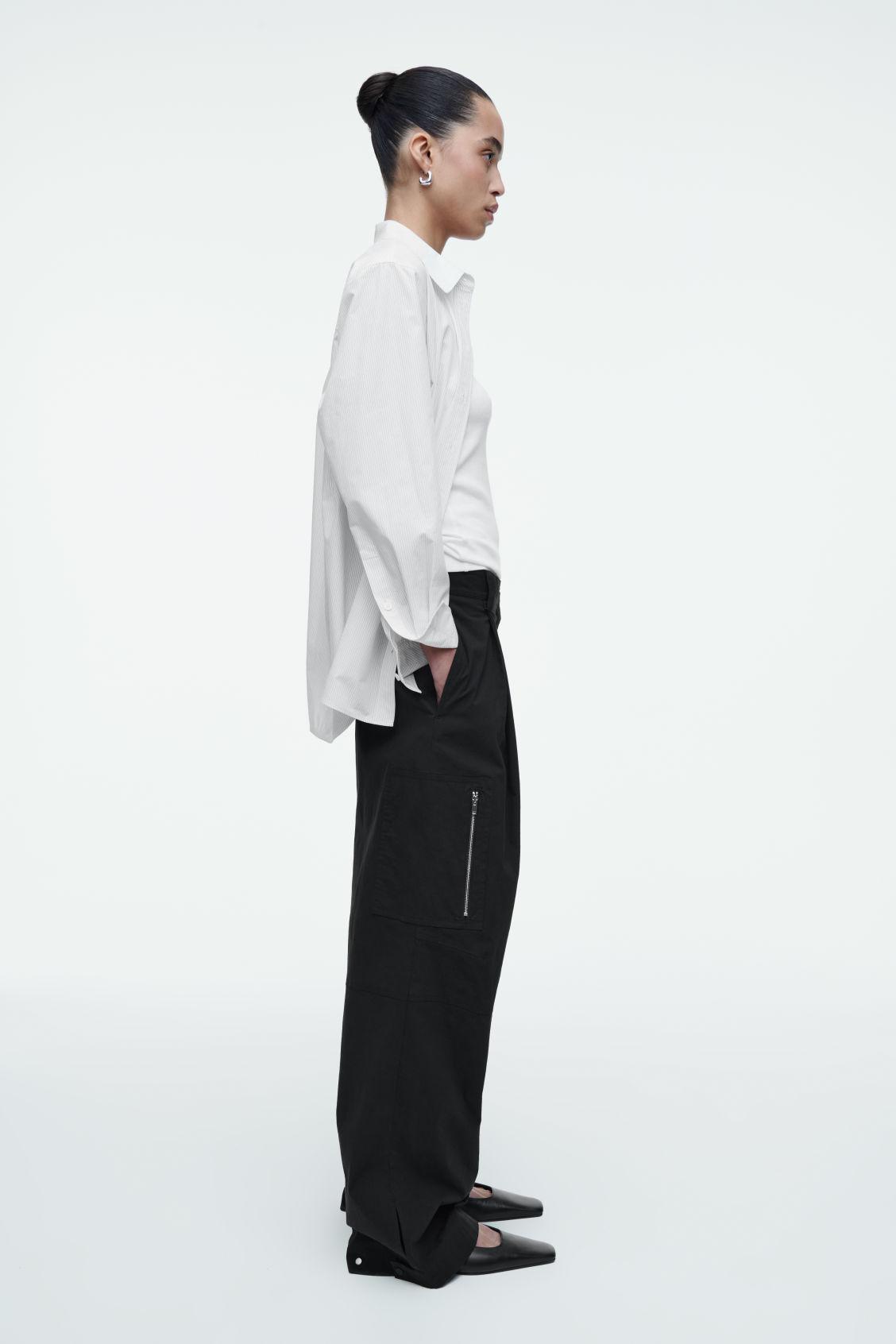 UTILITY BARREL-LEG CARGO PANTS Product Image