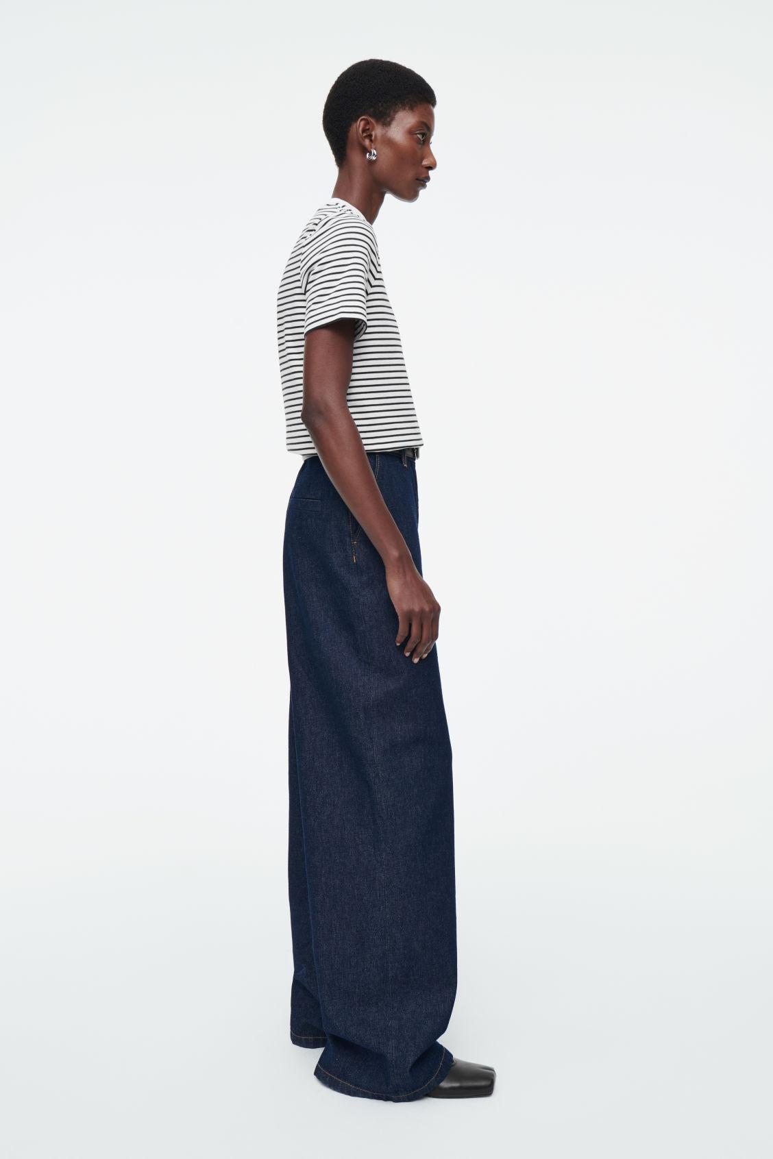 CLEAN CUT REGULAR T-SHIRT Product Image