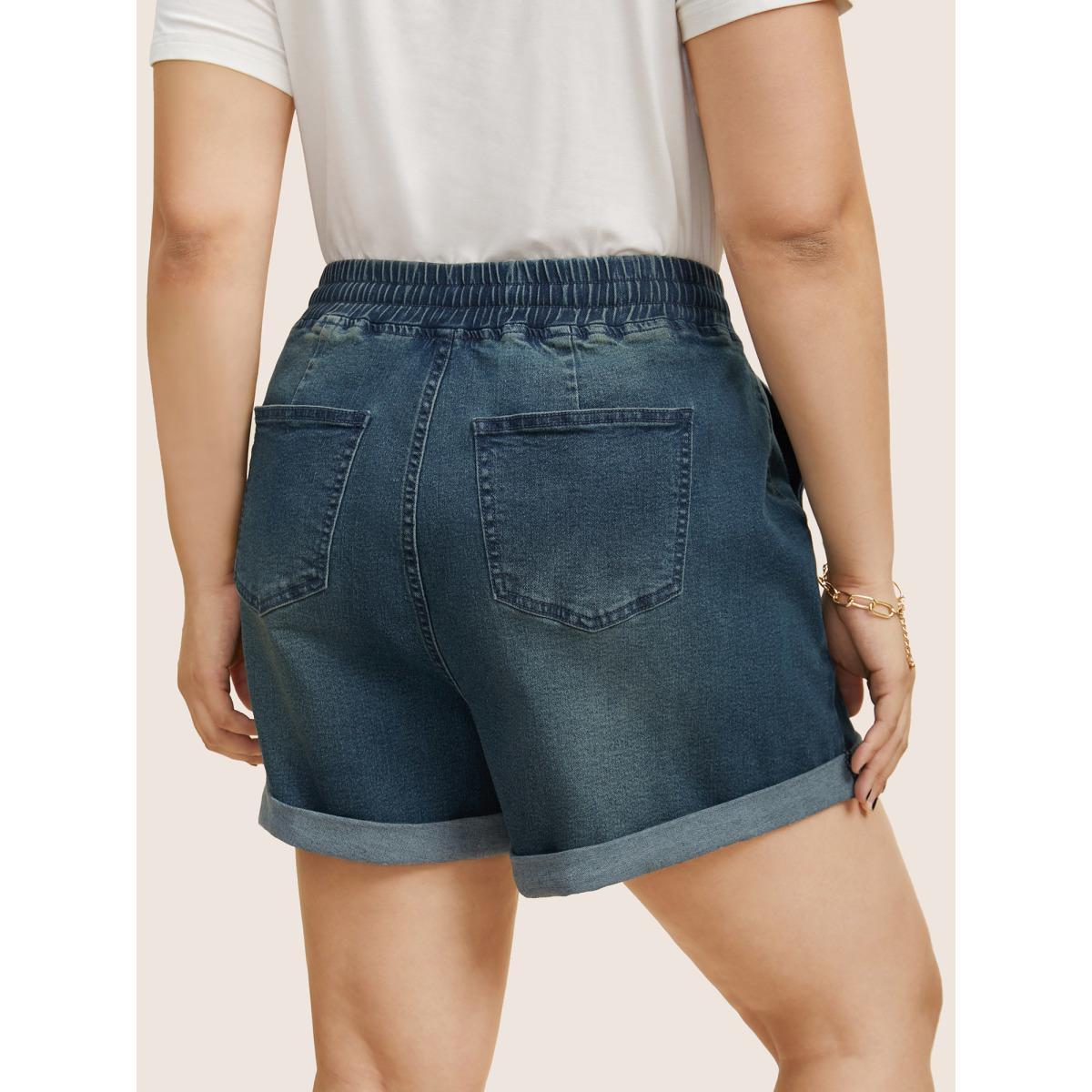 Plus Size Dark Wash Roll Hem Drawstring Denim Shorts Women Denimblue Roll Hem High stretch Everyday Slanted pocket Casual Denim Shorts BloomChic 26/4X Product Image