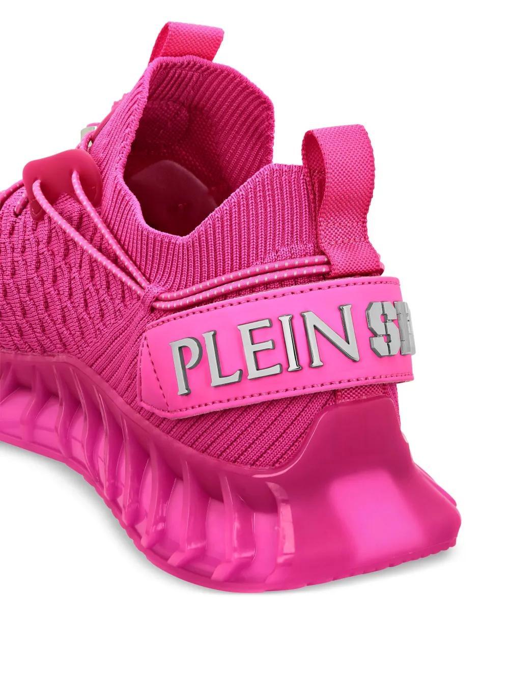 Runner logo-plaque sneakers Product Image