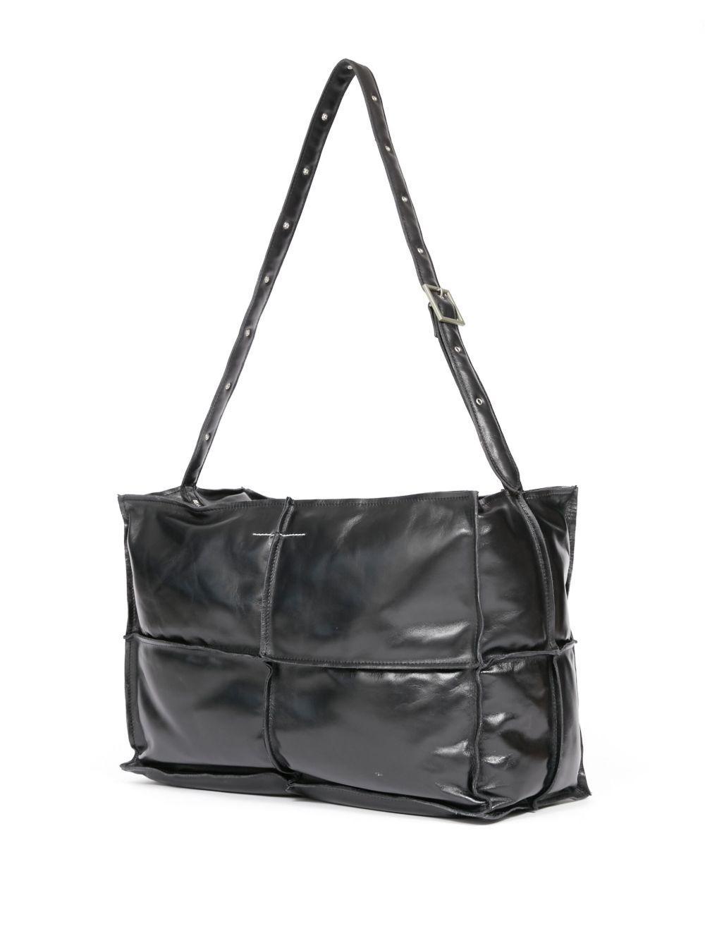 logo-plaque leather shoulder bag Product Image