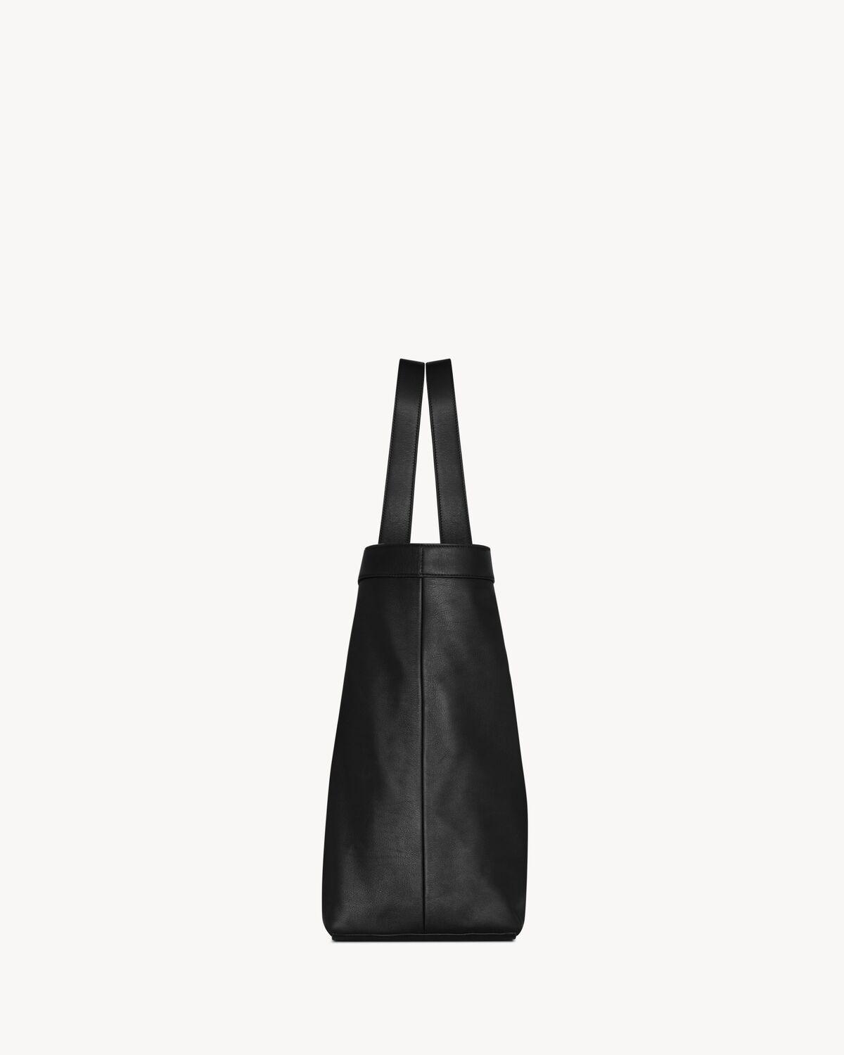 y tote in leather Product Image