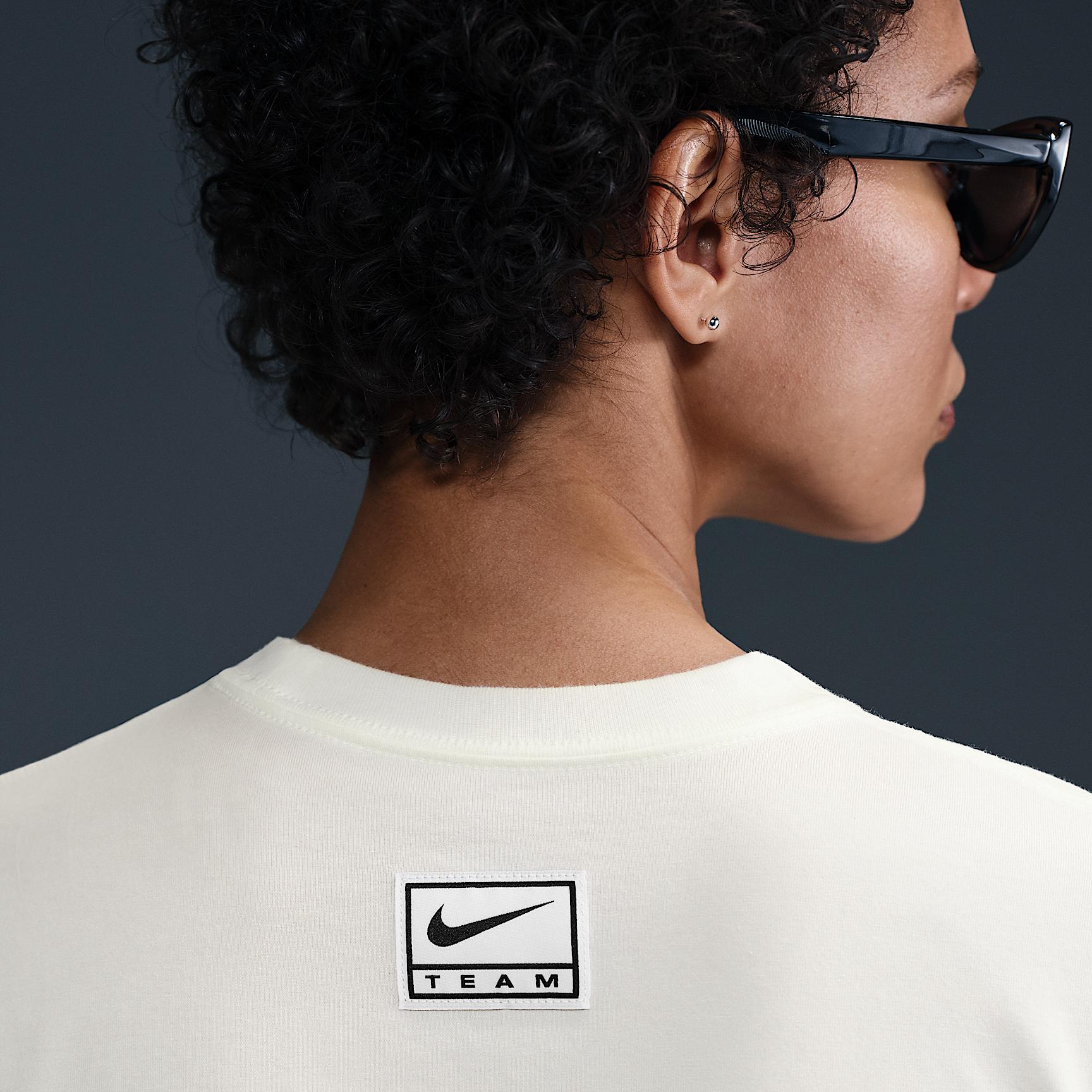 Nike Sportswear Women's Slim Cropped T-Shirt Product Image