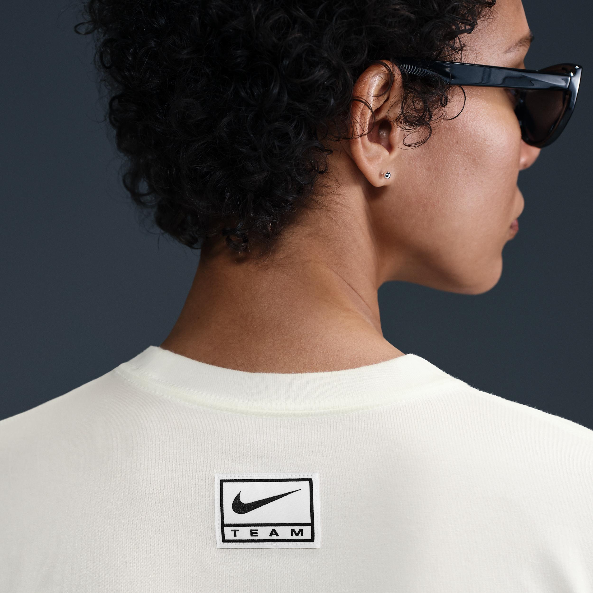 Nike Sportswear Women's Slim Cropped T-Shirt Product Image
