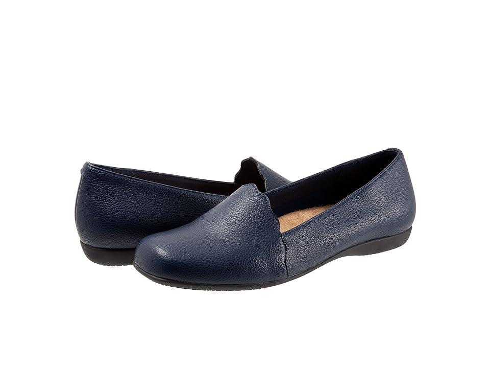 Trotters Sage Patent Scalloped Detail Slip Product Image