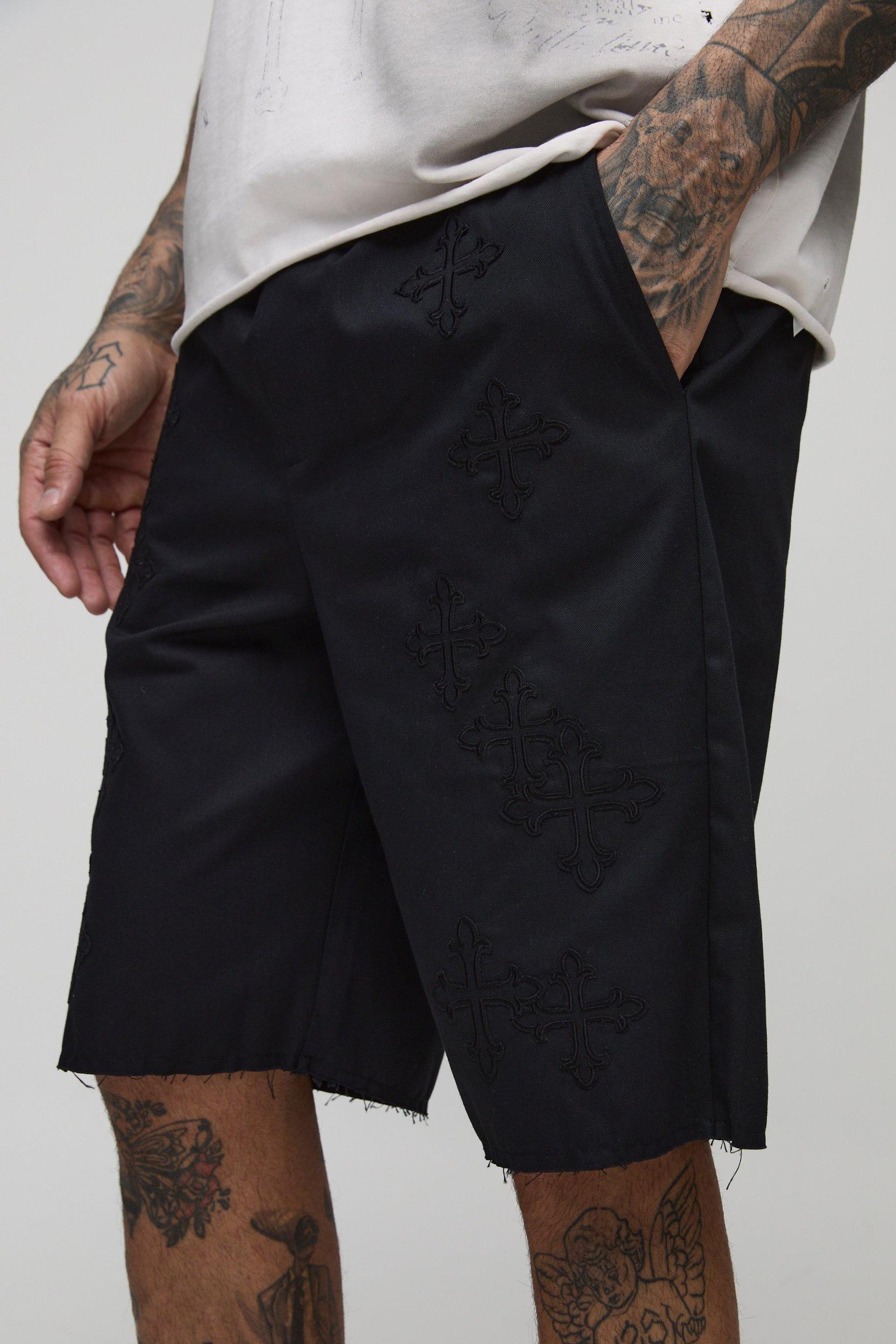 Tall Relaxed Fit Elasticated Waist Applique Shorts | boohooMAN USA Product Image