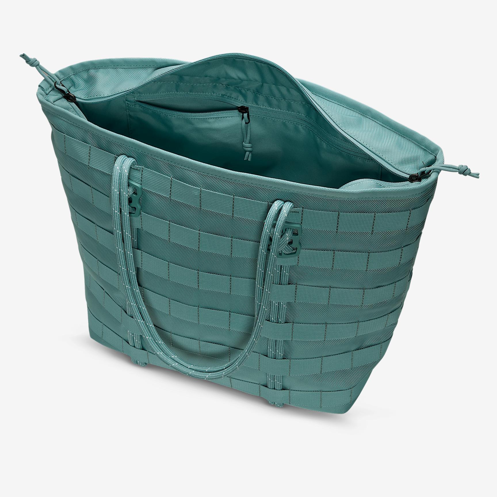 Nike Sportswear RPM Tote (26L) Product Image