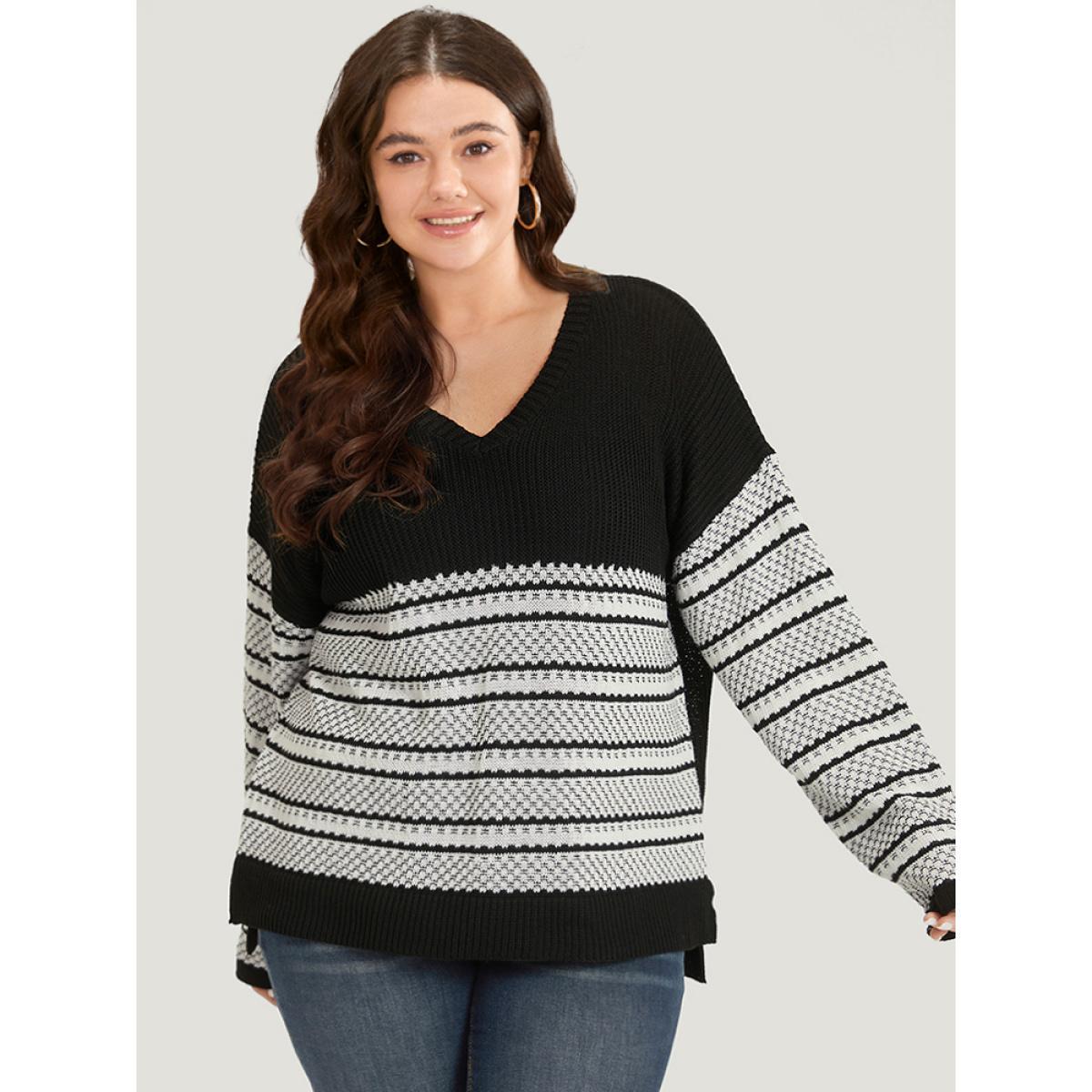 Plus Size Two Tone V Neck Patchwork Elastic Cuffs Pullover Black Women Casual Loose Long Sleeve V-neck Everyday Pullovers BloomChic 26/4X Product Image