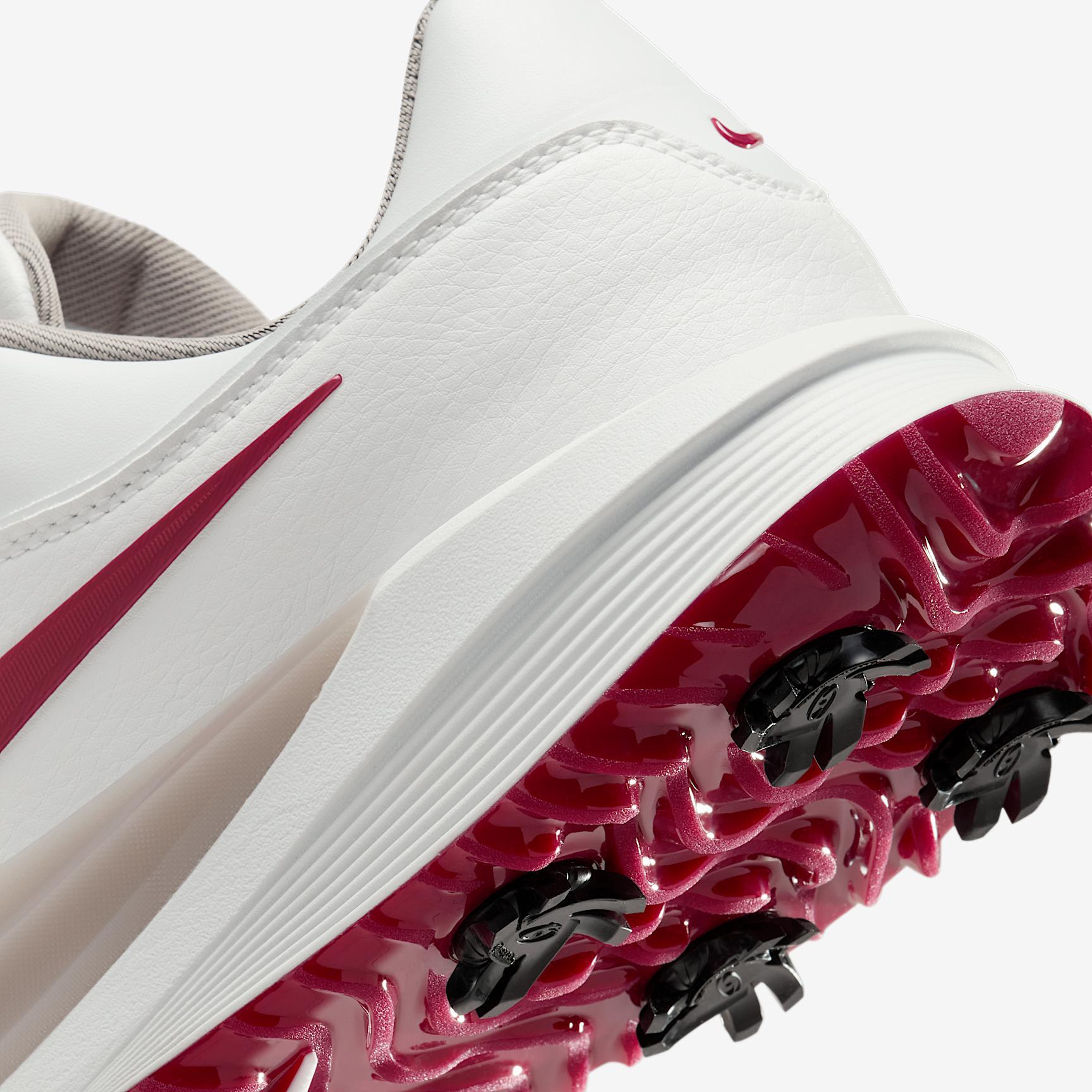 Nike Men's Victory Pro 4 Golf Shoes Product Image