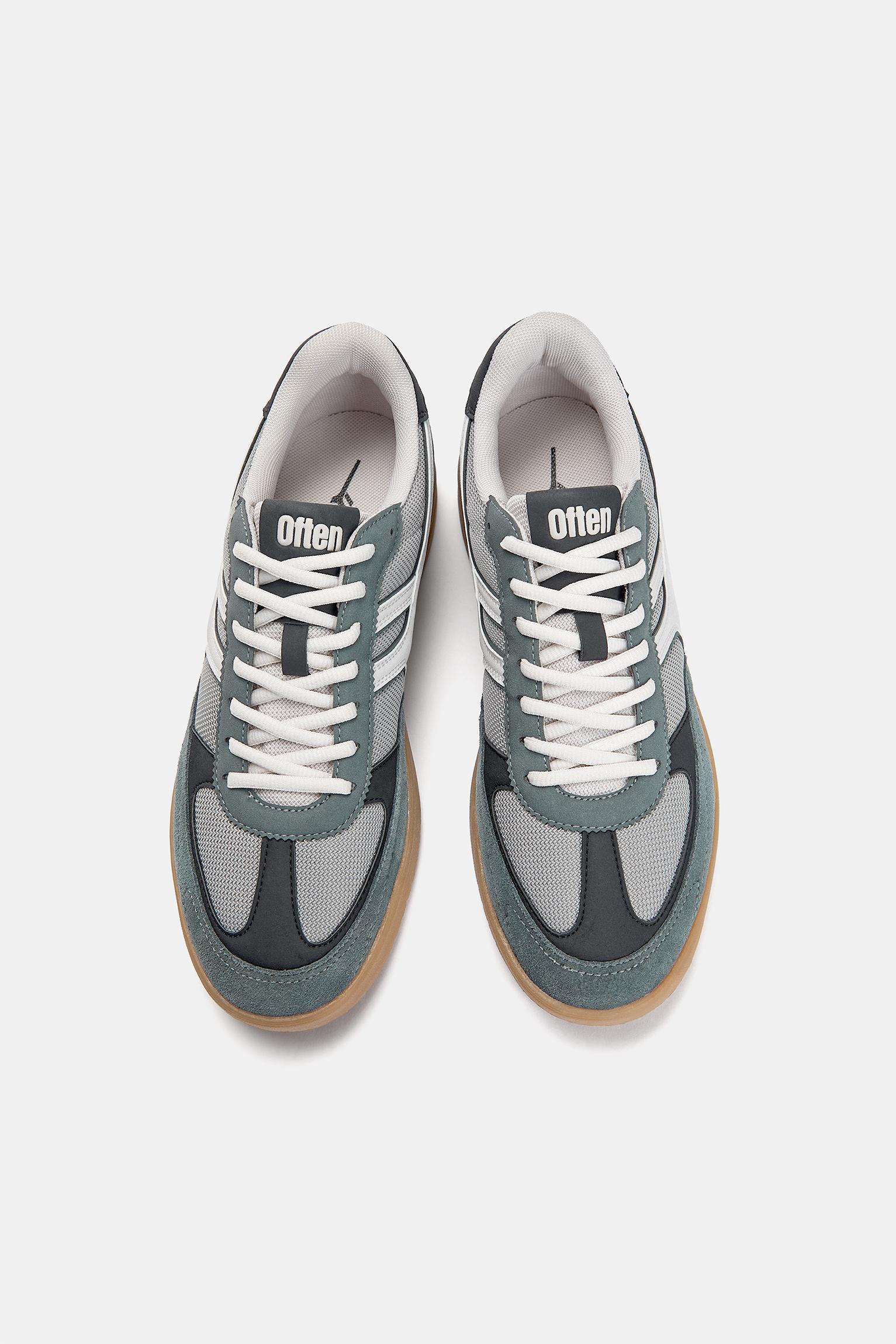 Retro multi-piece sneakers Product Image