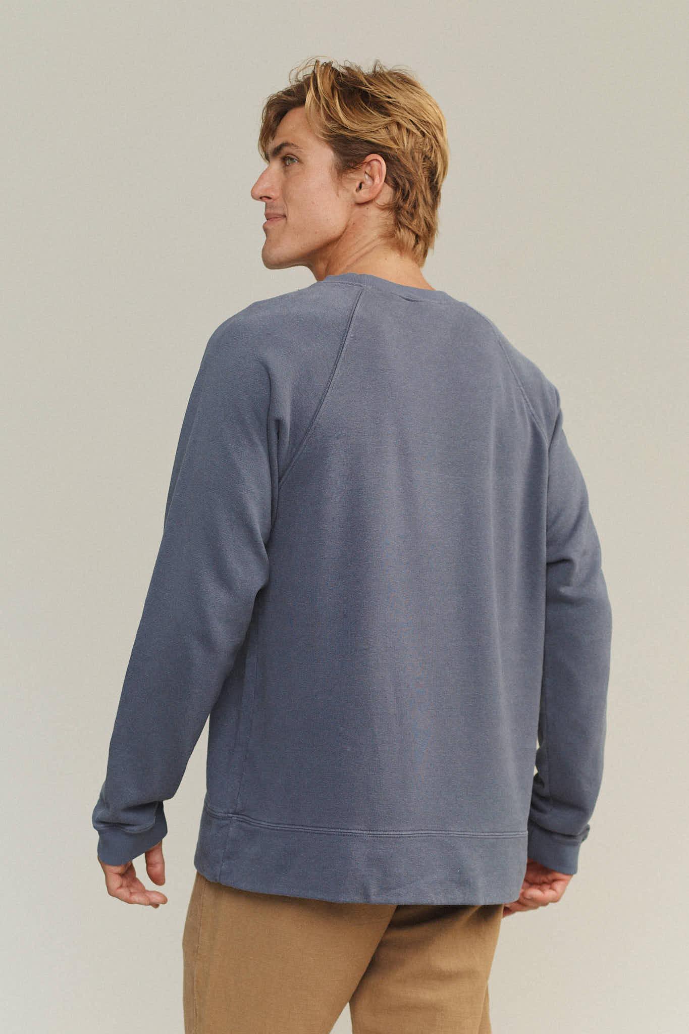 Sierra Raglan Sweatshirt Male Product Image