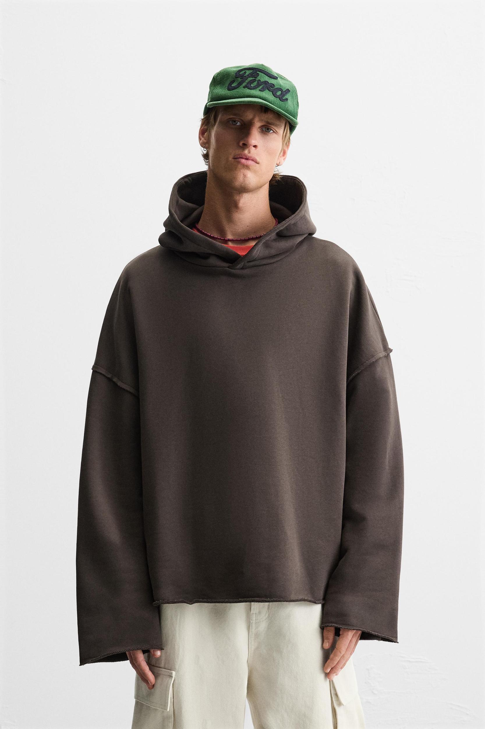 BOXY FIT HOODED SWEATSHIRT Product Image