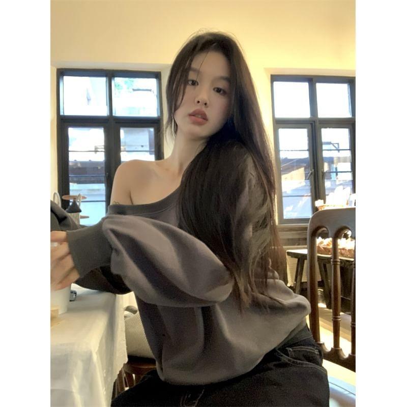 One Shoulder Plain Pullover Product Image