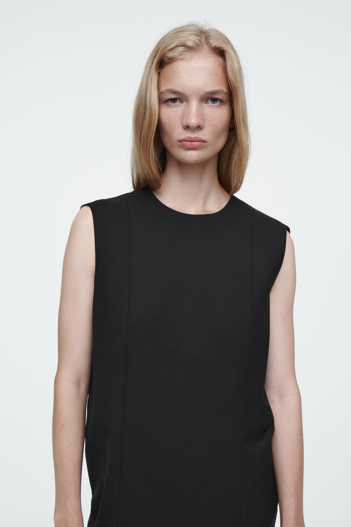 THE SLEEVELESS TAILORED WOOL DRESS Product Image