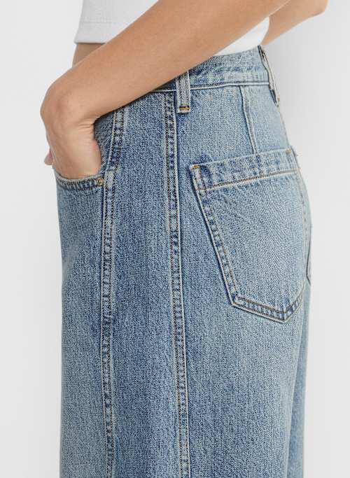 the ‘90s seamed hi-rise barrel jean Product Image