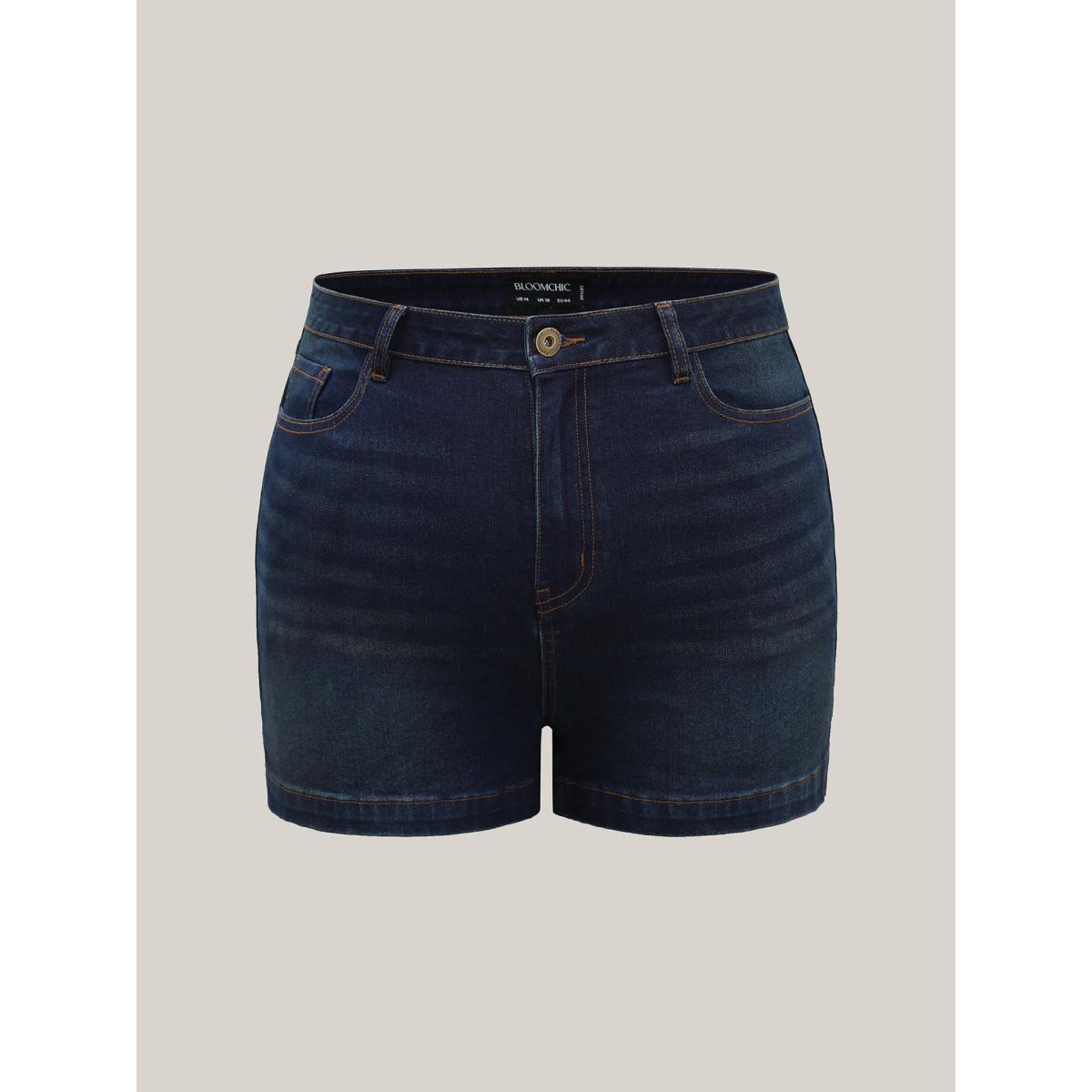 Plus Size Stretchy Classic Straight-Leg Denim Shorts Women Darkindigo Medium stretch Everyday-Casual Slanted pocket Denim Shorts BloomChic 28/5X Product Image