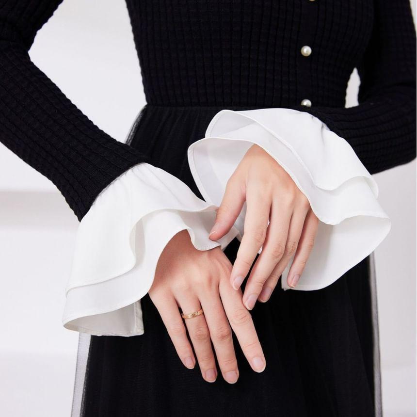 Ruffle Decorative Wrist Cuffs Product Image
